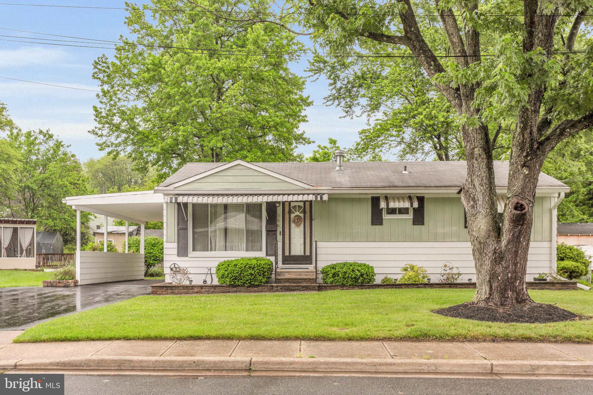 586 RITA DRIVE