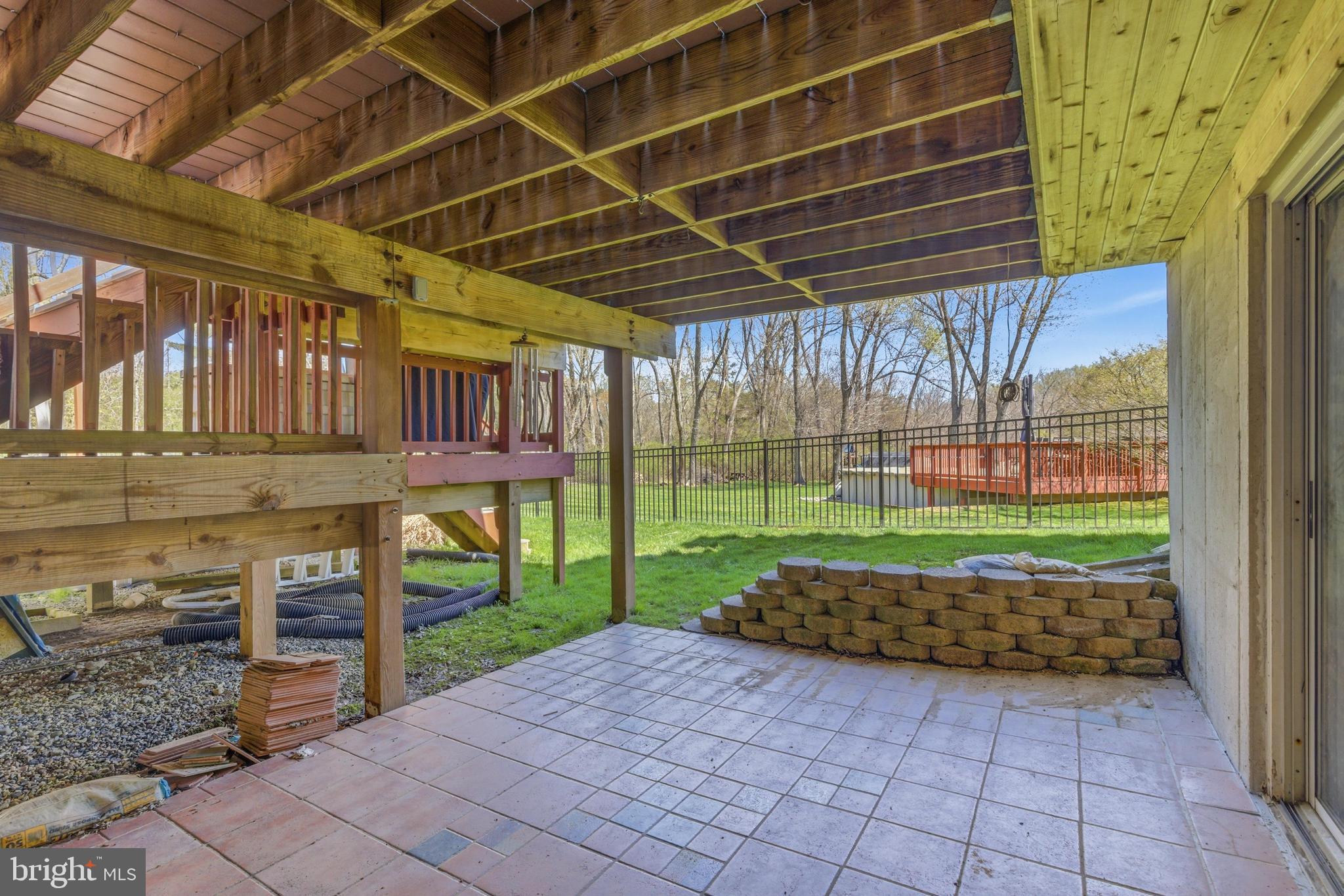 COLONIAL VIL - Residential