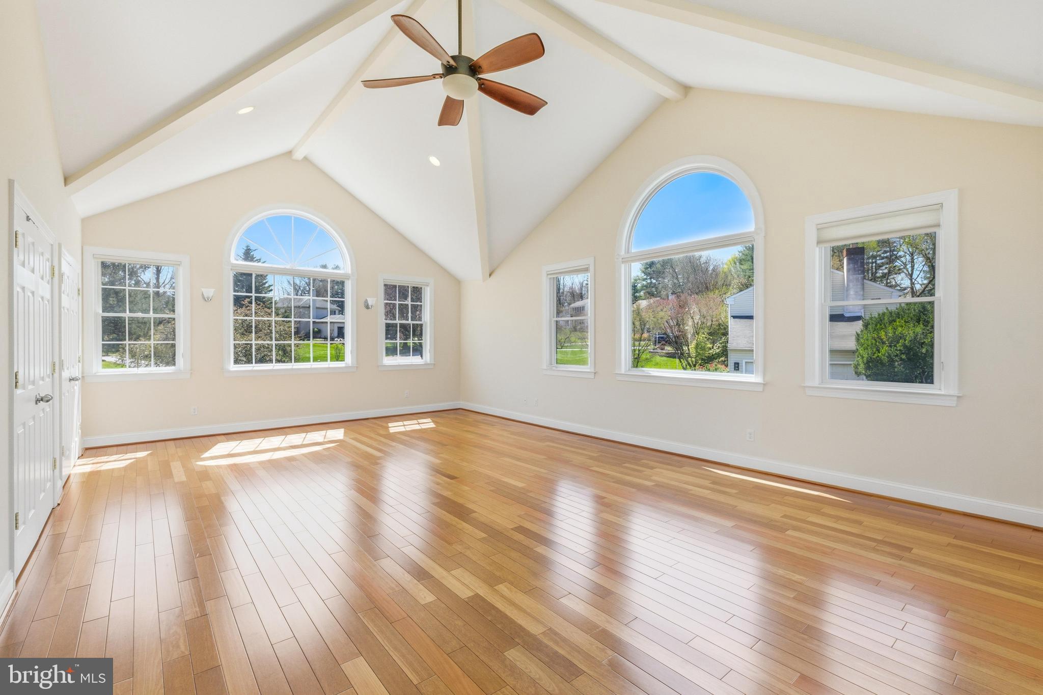 COLONIAL VIL - Residential