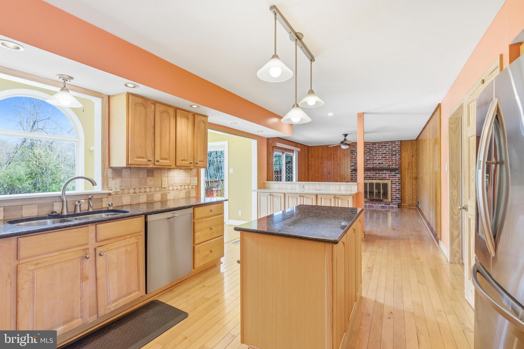 COLONIAL VIL - Residential