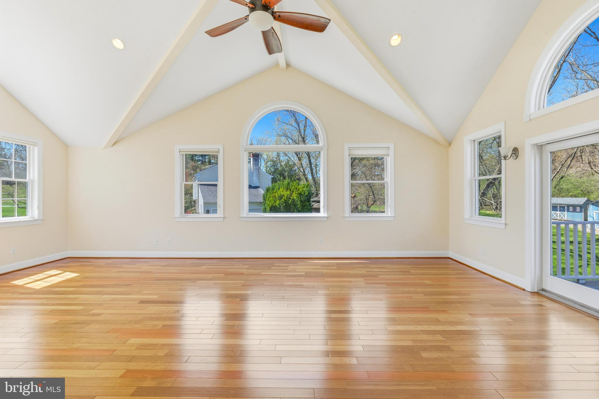 COLONIAL VIL - Residential