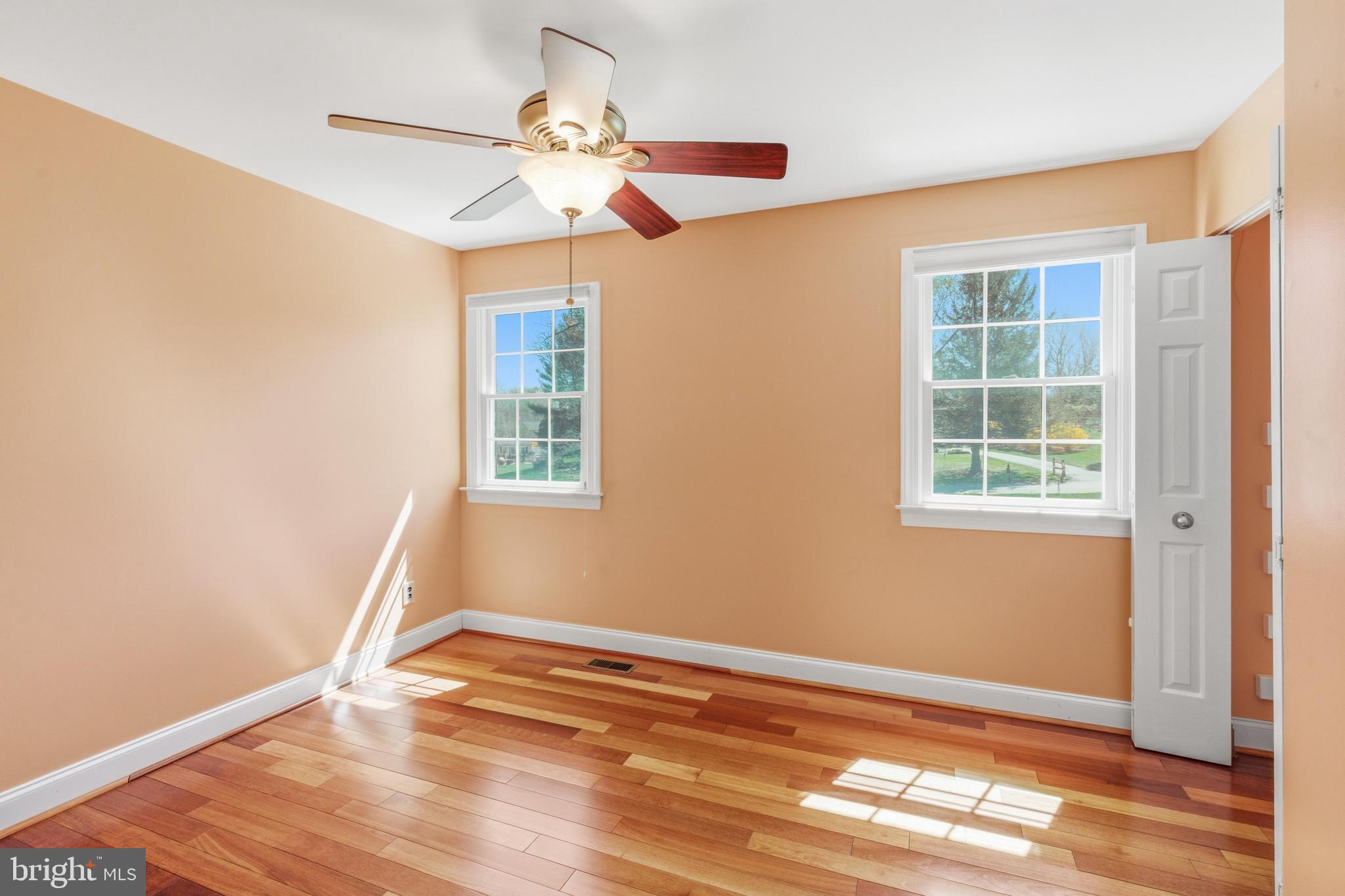 COLONIAL VIL - Residential