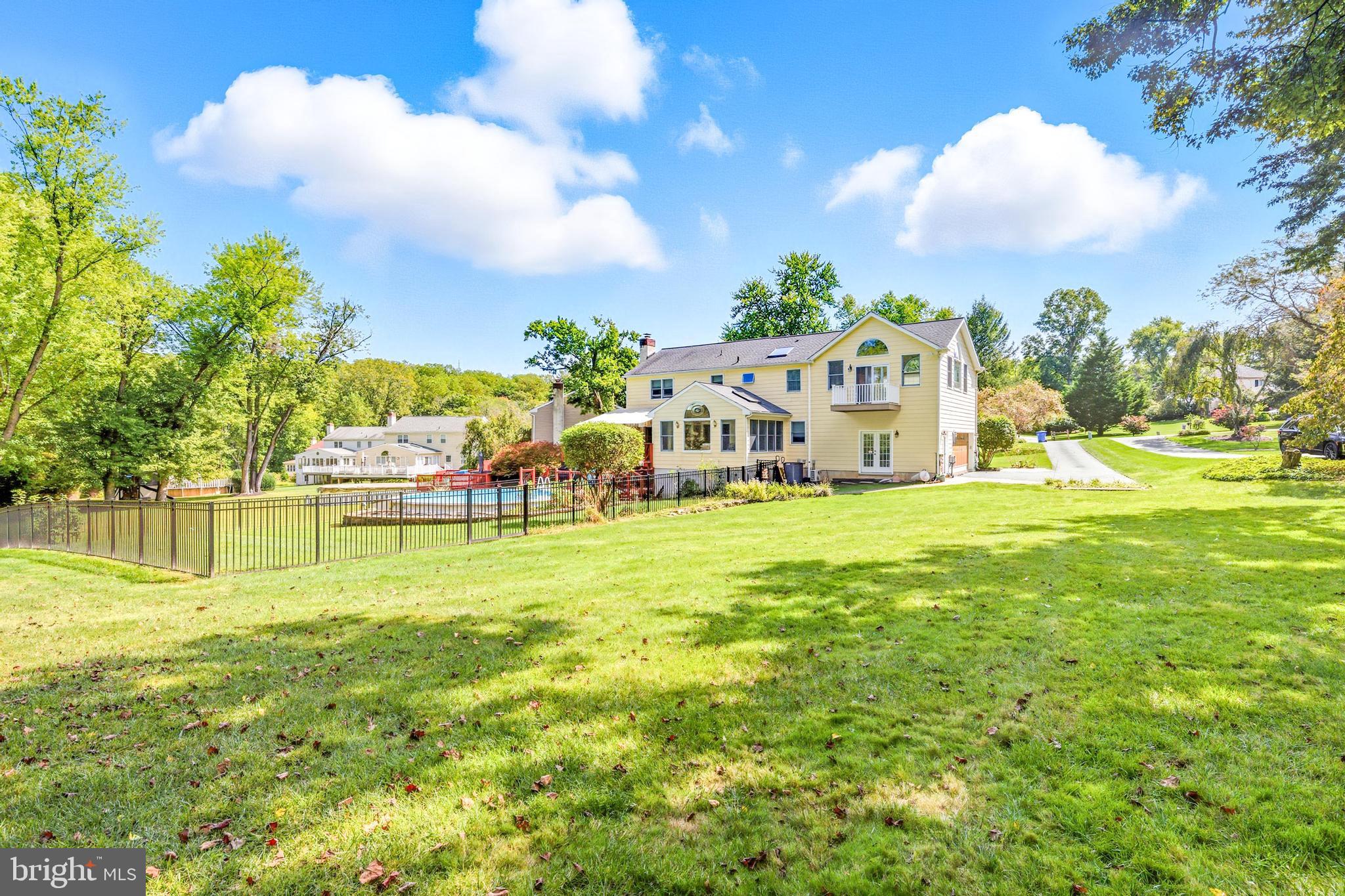 COLONIAL VIL - Residential