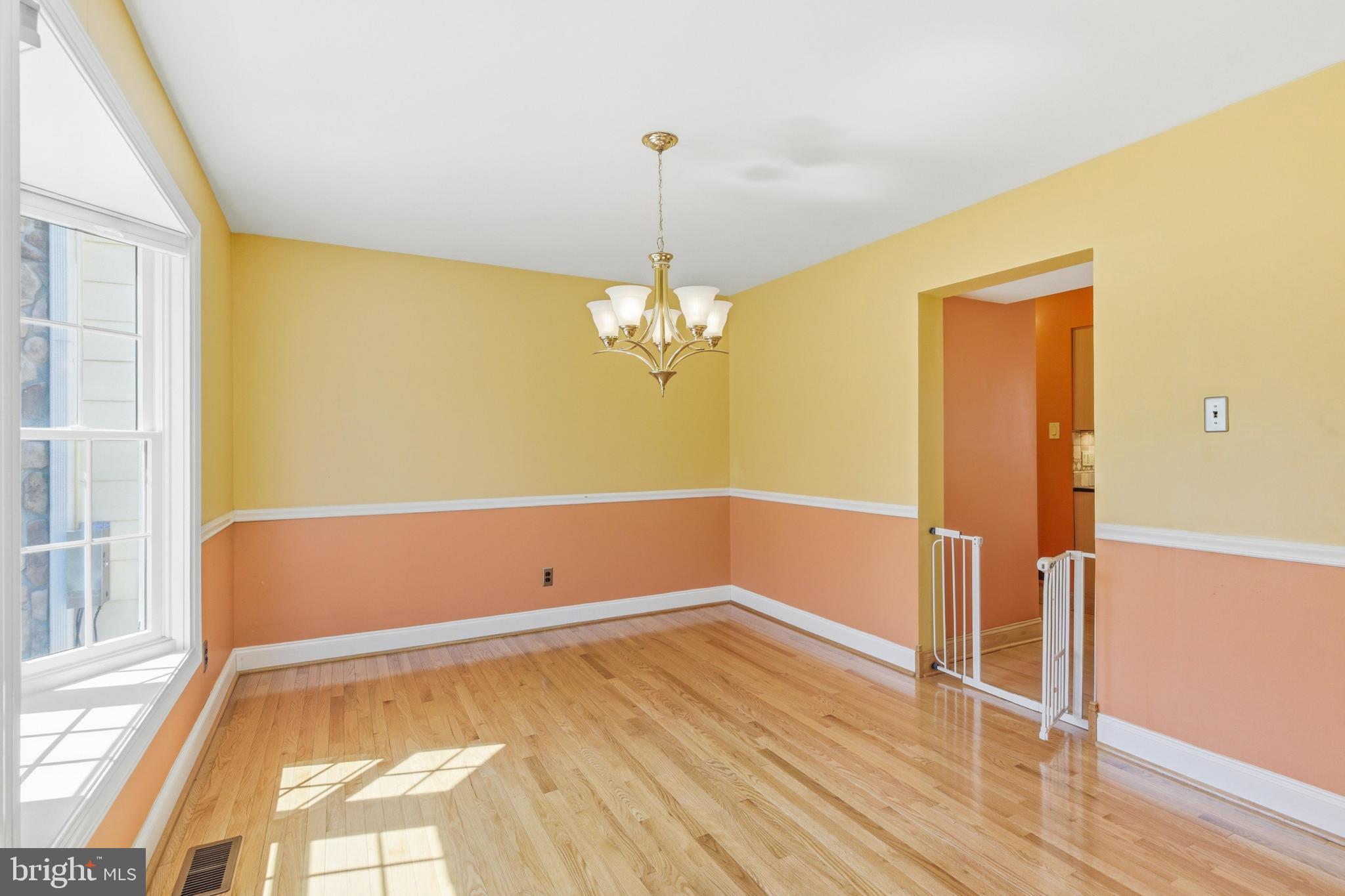 COLONIAL VIL - Residential