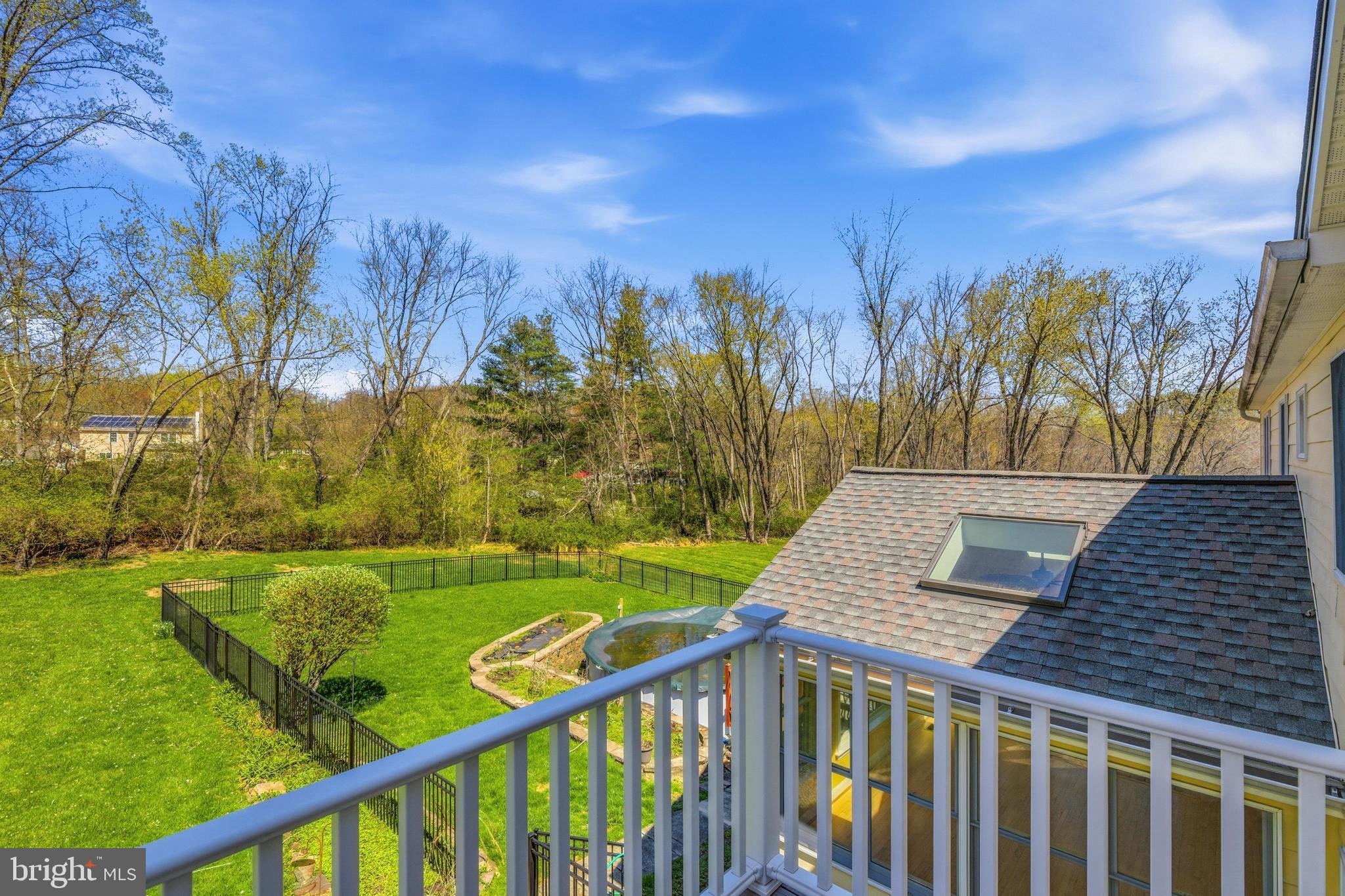 COLONIAL VIL - Residential