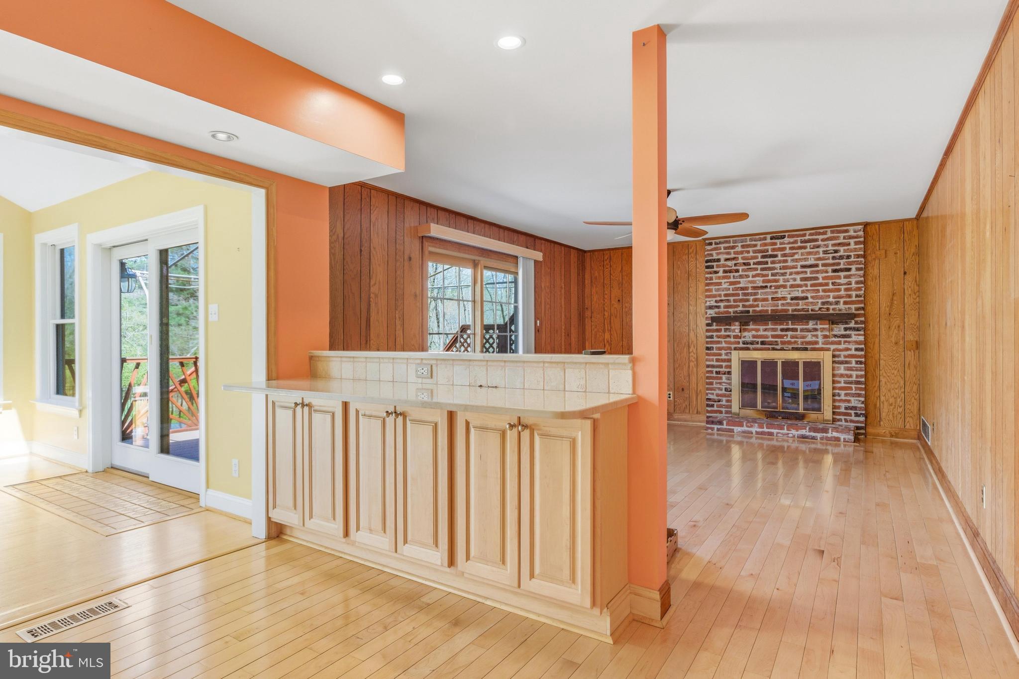 COLONIAL VIL - Residential