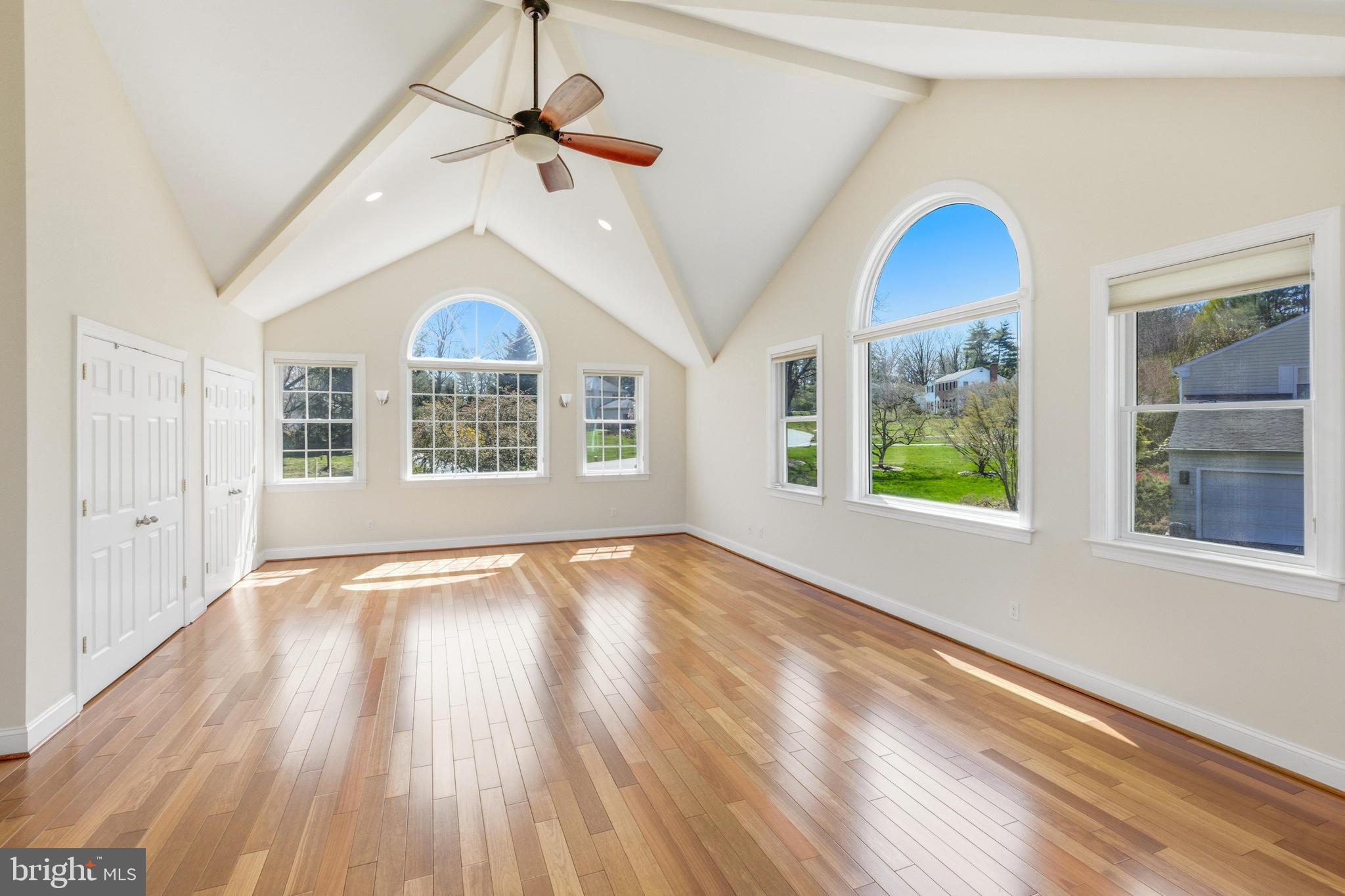 COLONIAL VIL - Residential