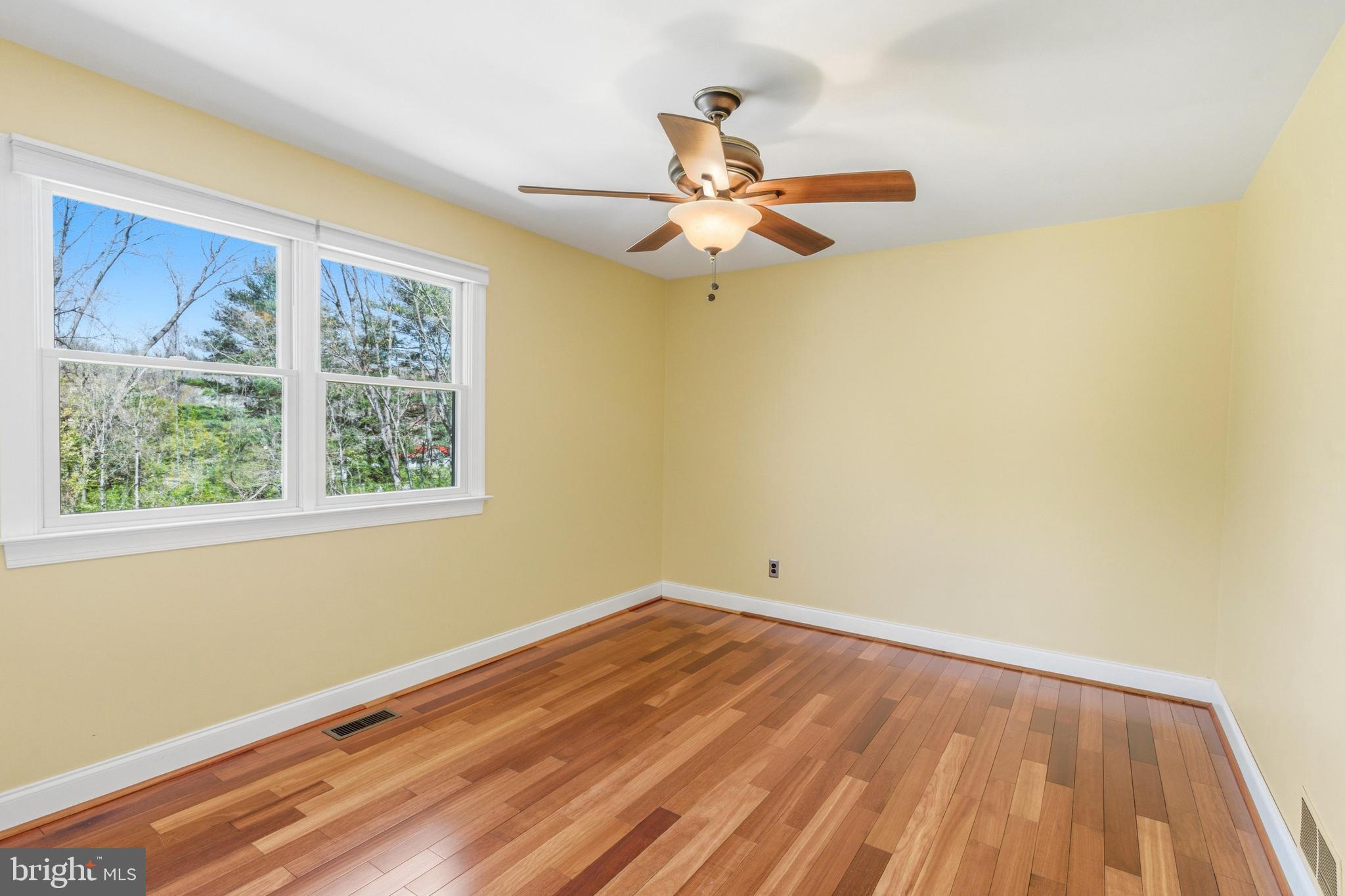 COLONIAL VIL - Residential