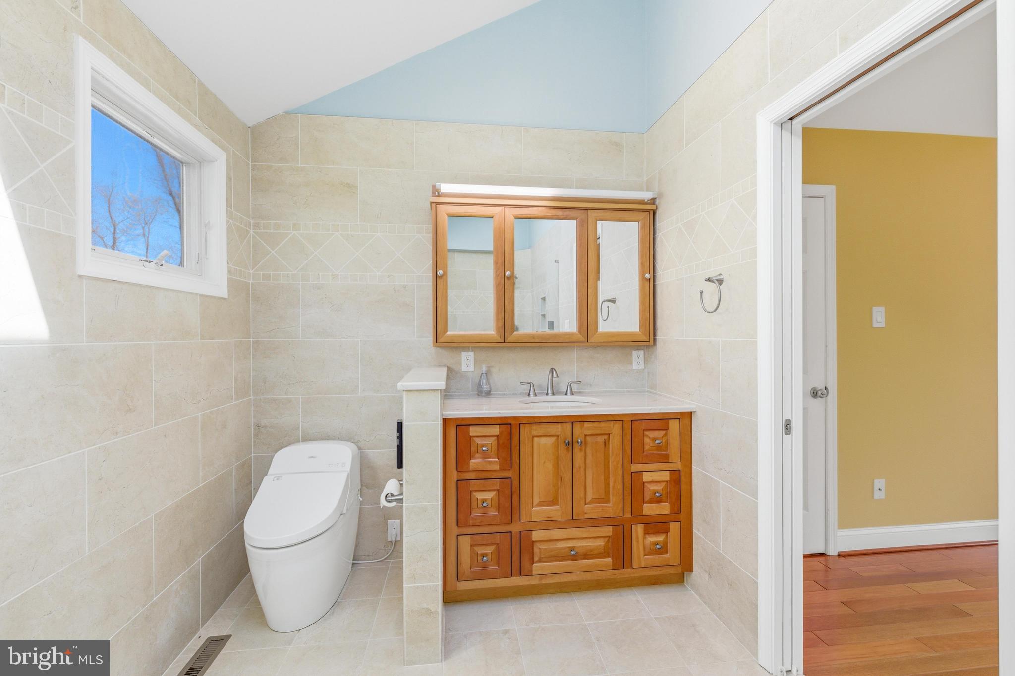 COLONIAL VIL - Residential