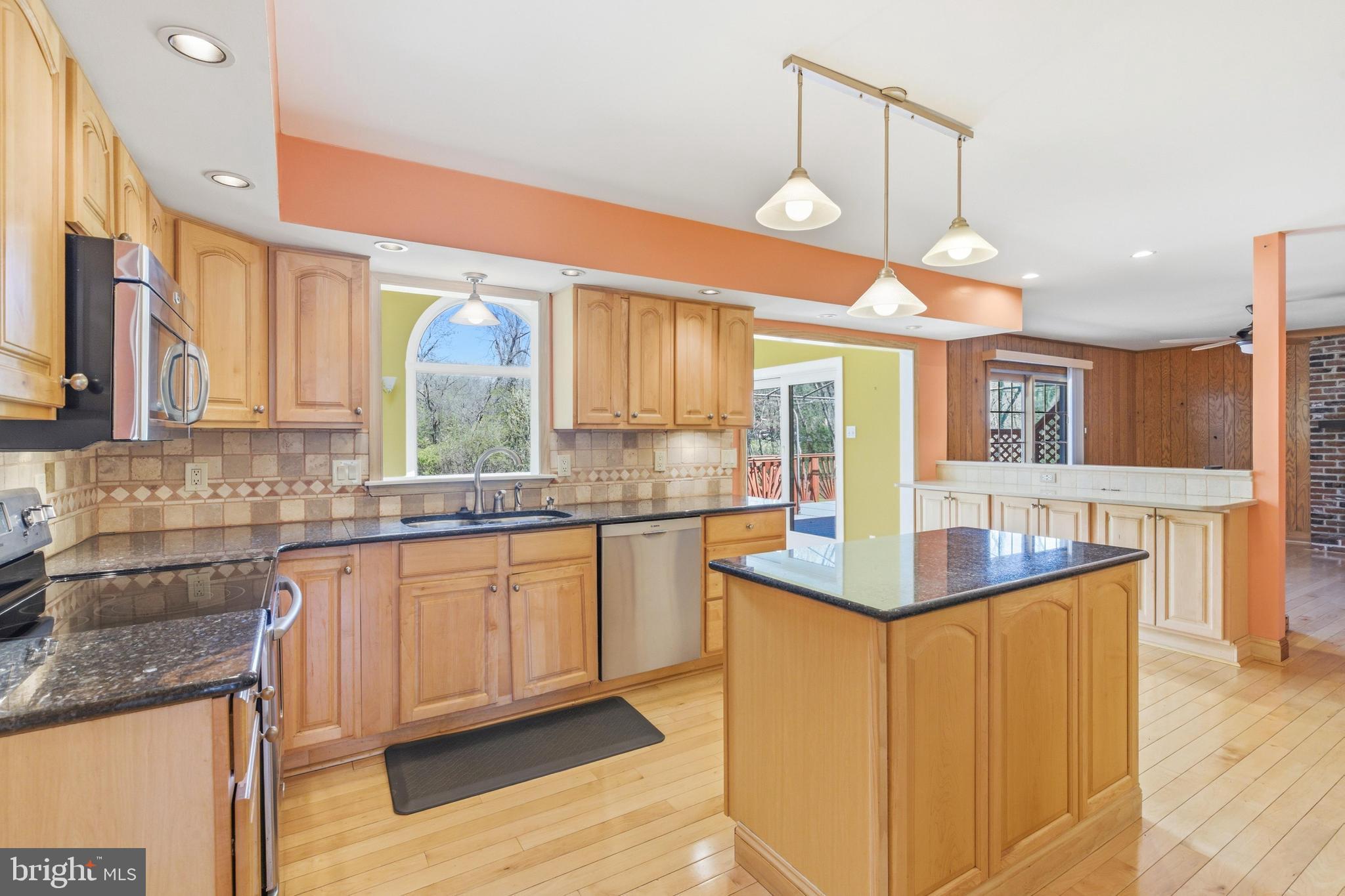 COLONIAL VIL - Residential