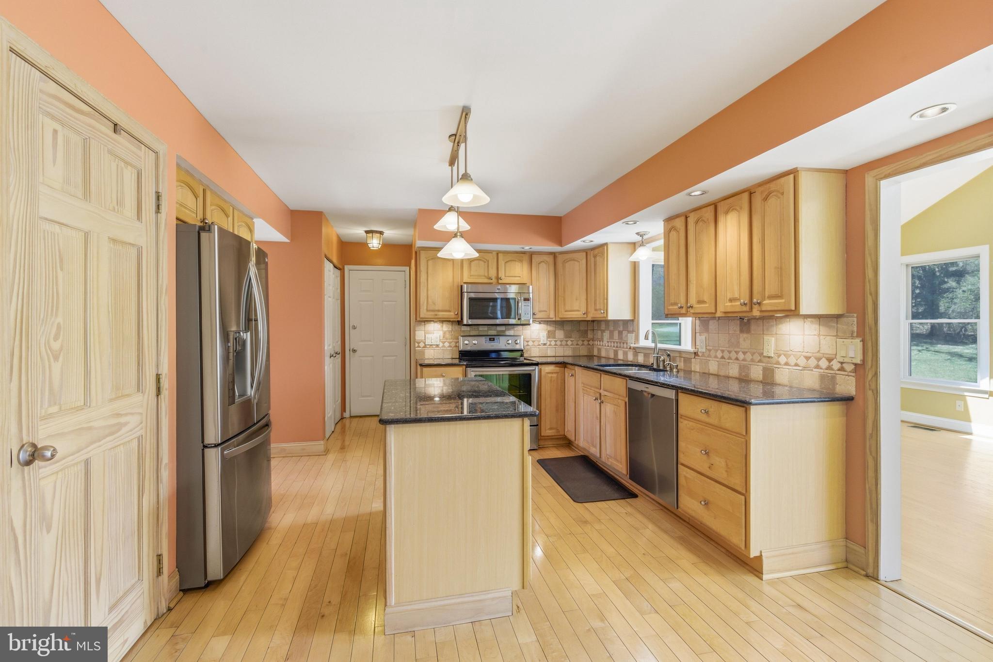 COLONIAL VIL - Residential