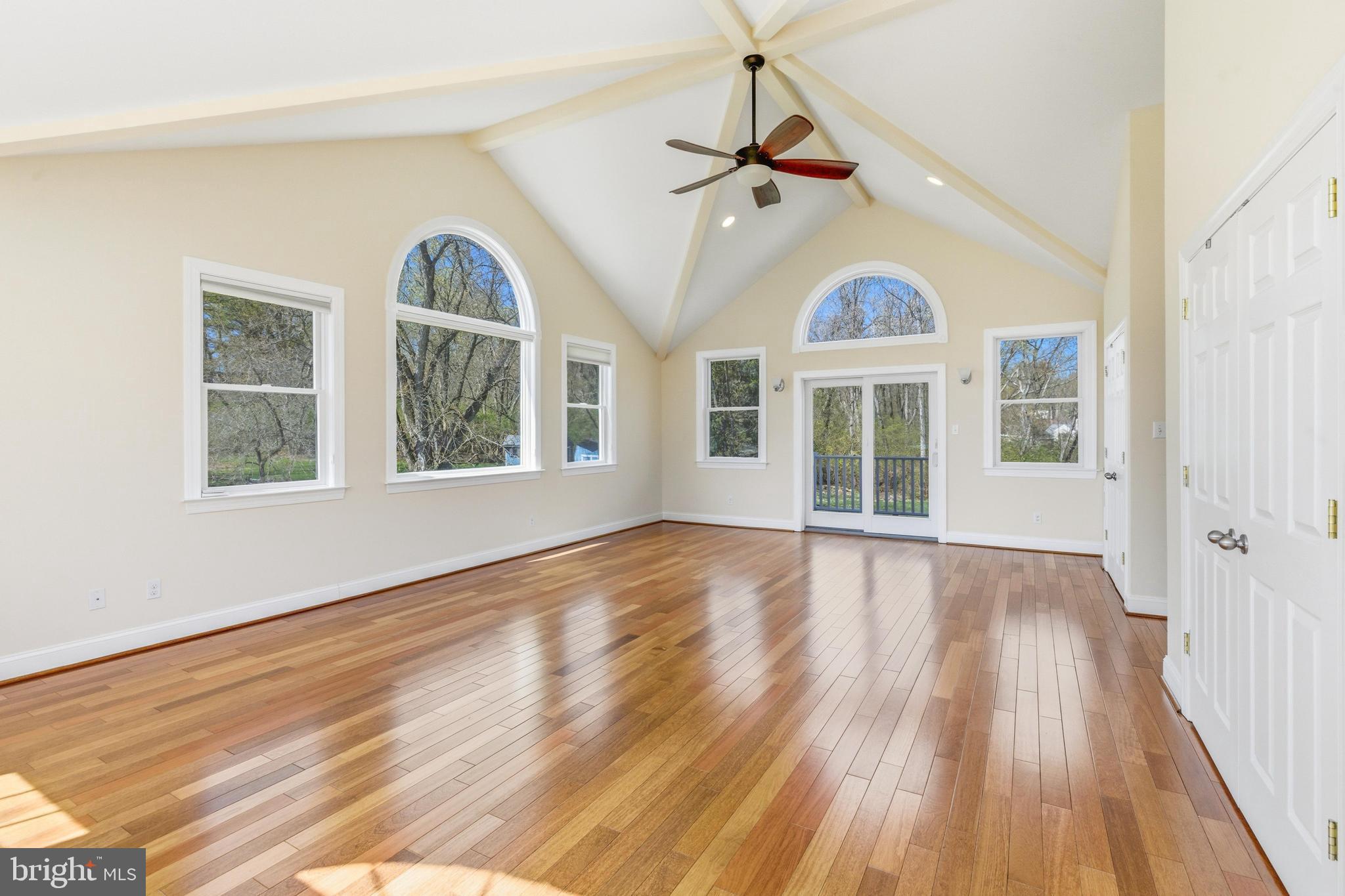 COLONIAL VIL - Residential