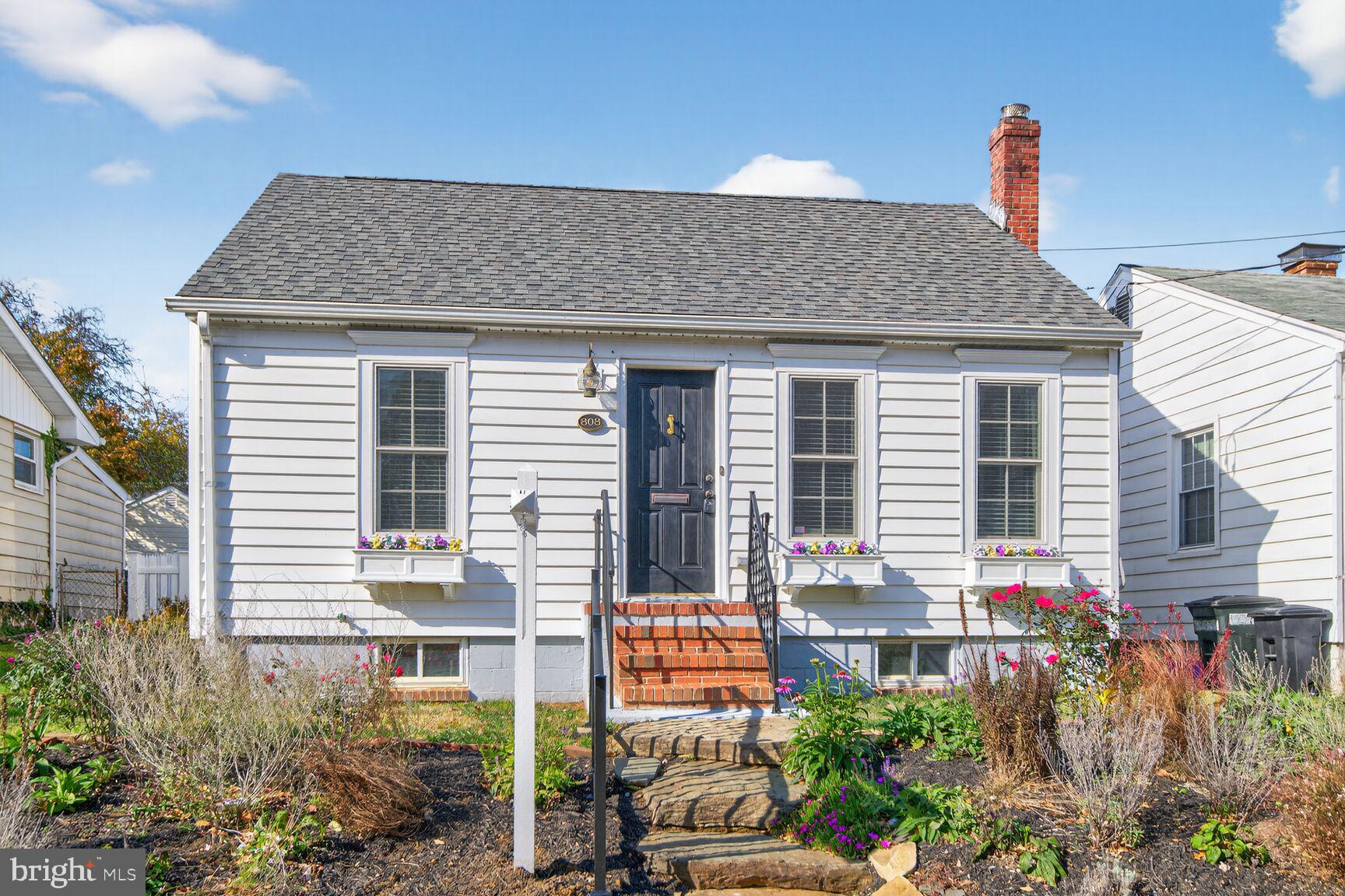 808 CARROLLTON AVENUE