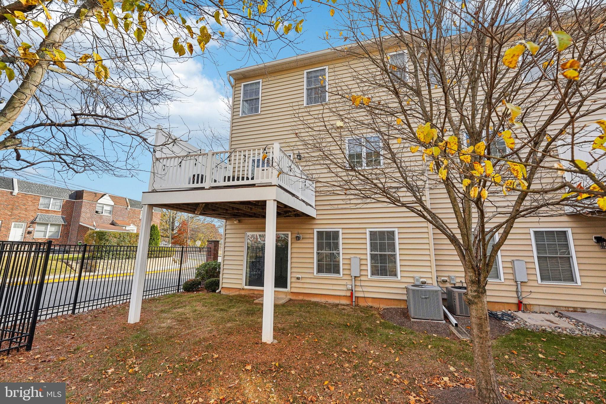 STATION SQ AT AMBLER - Residential