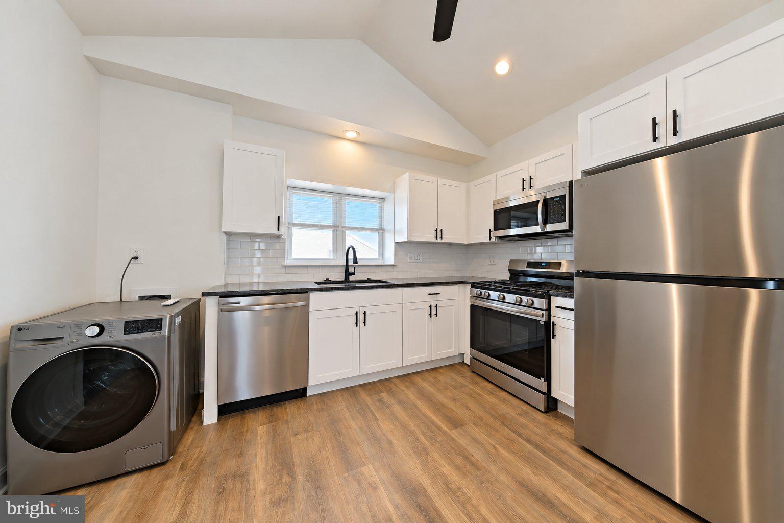 7105 RIDGE AVE 3