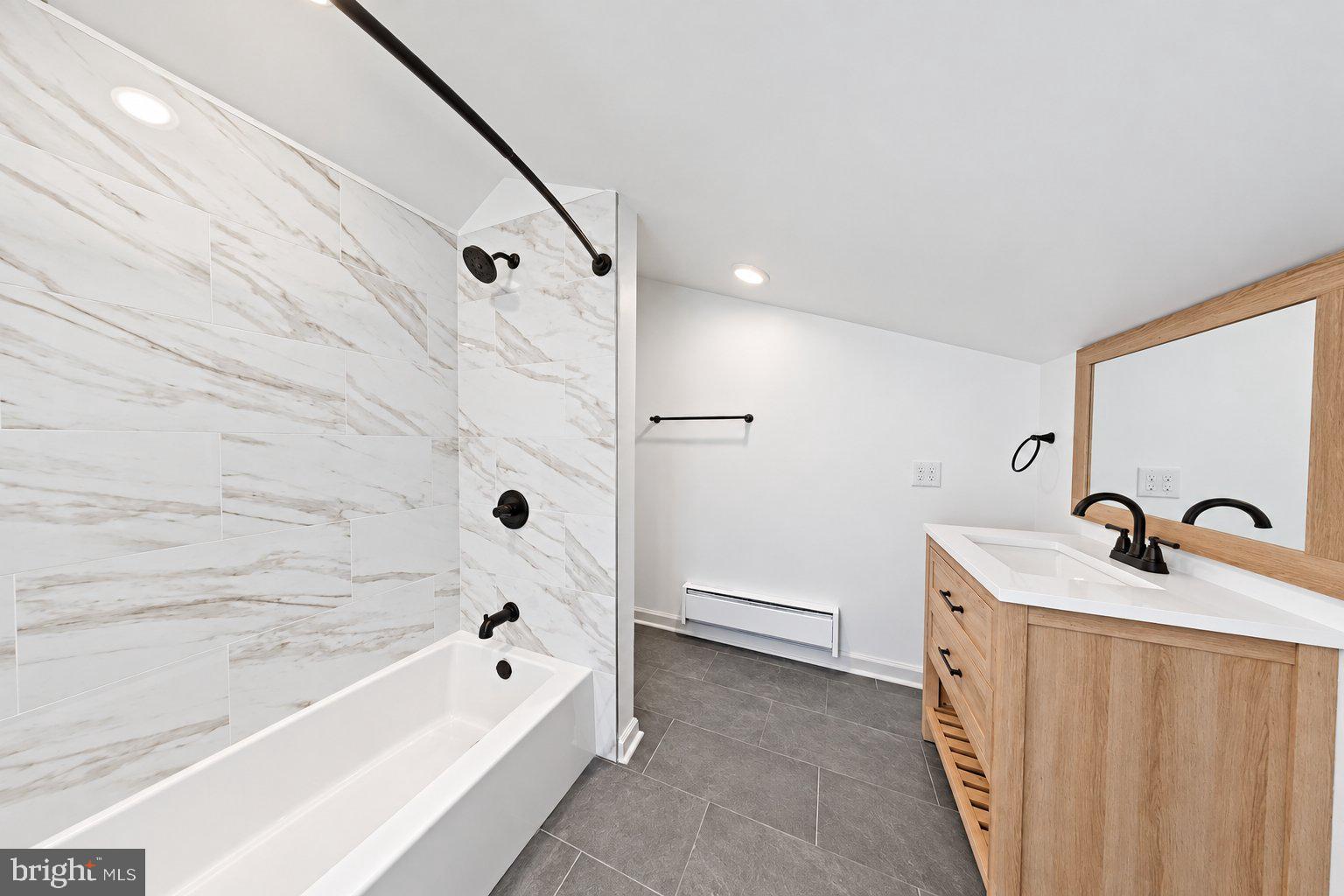 7105 RIDGE AVE 3