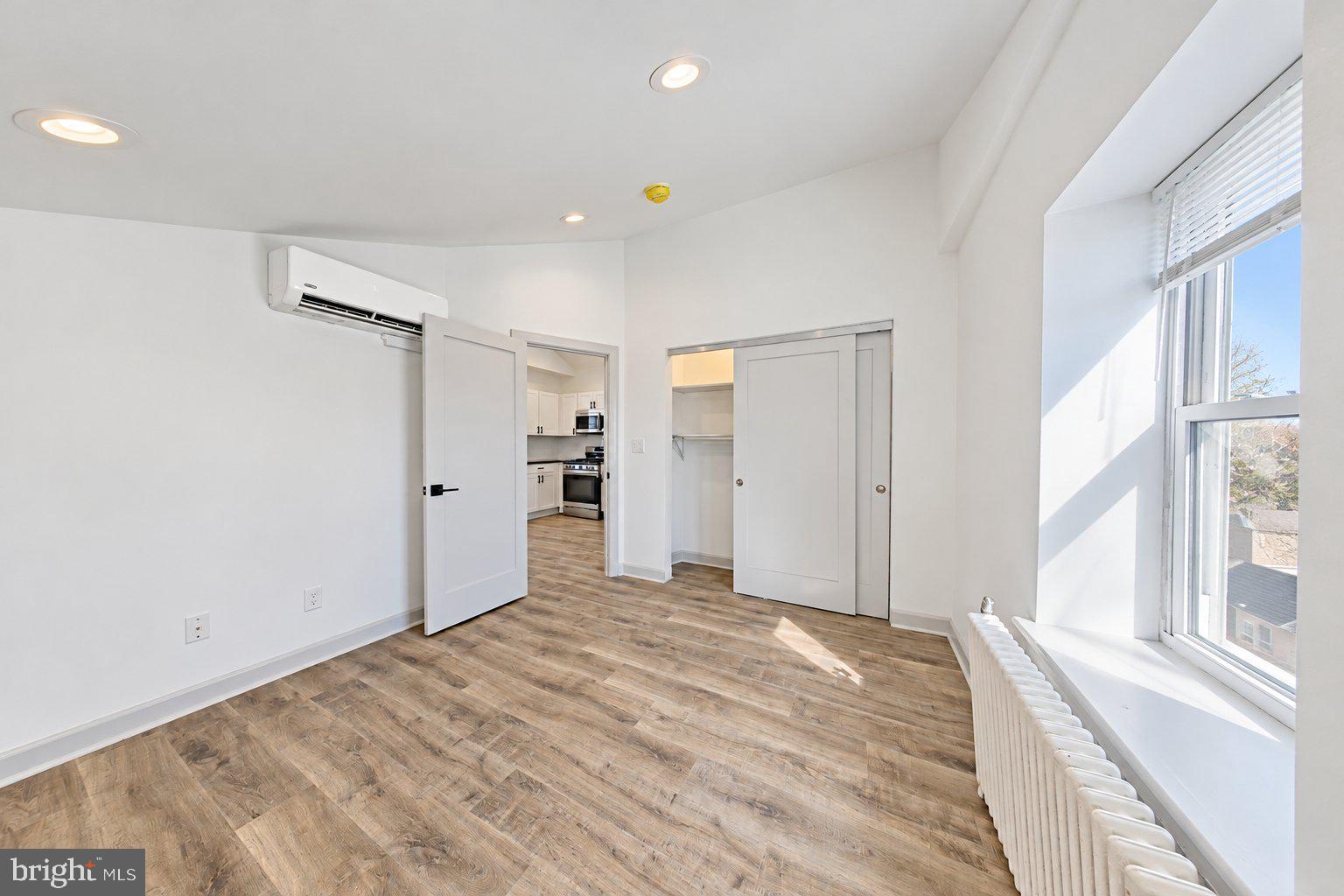 7105 RIDGE AVE 3