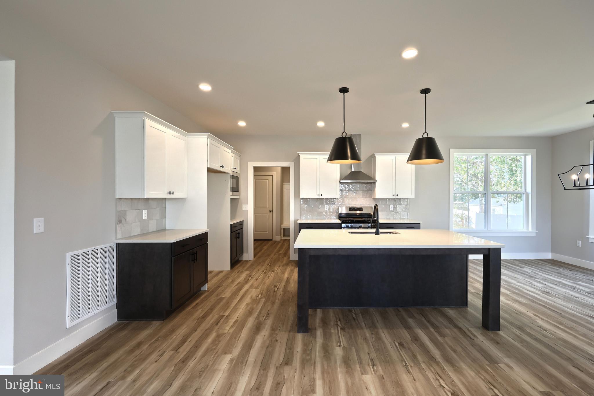 WALTON HILL - Residential