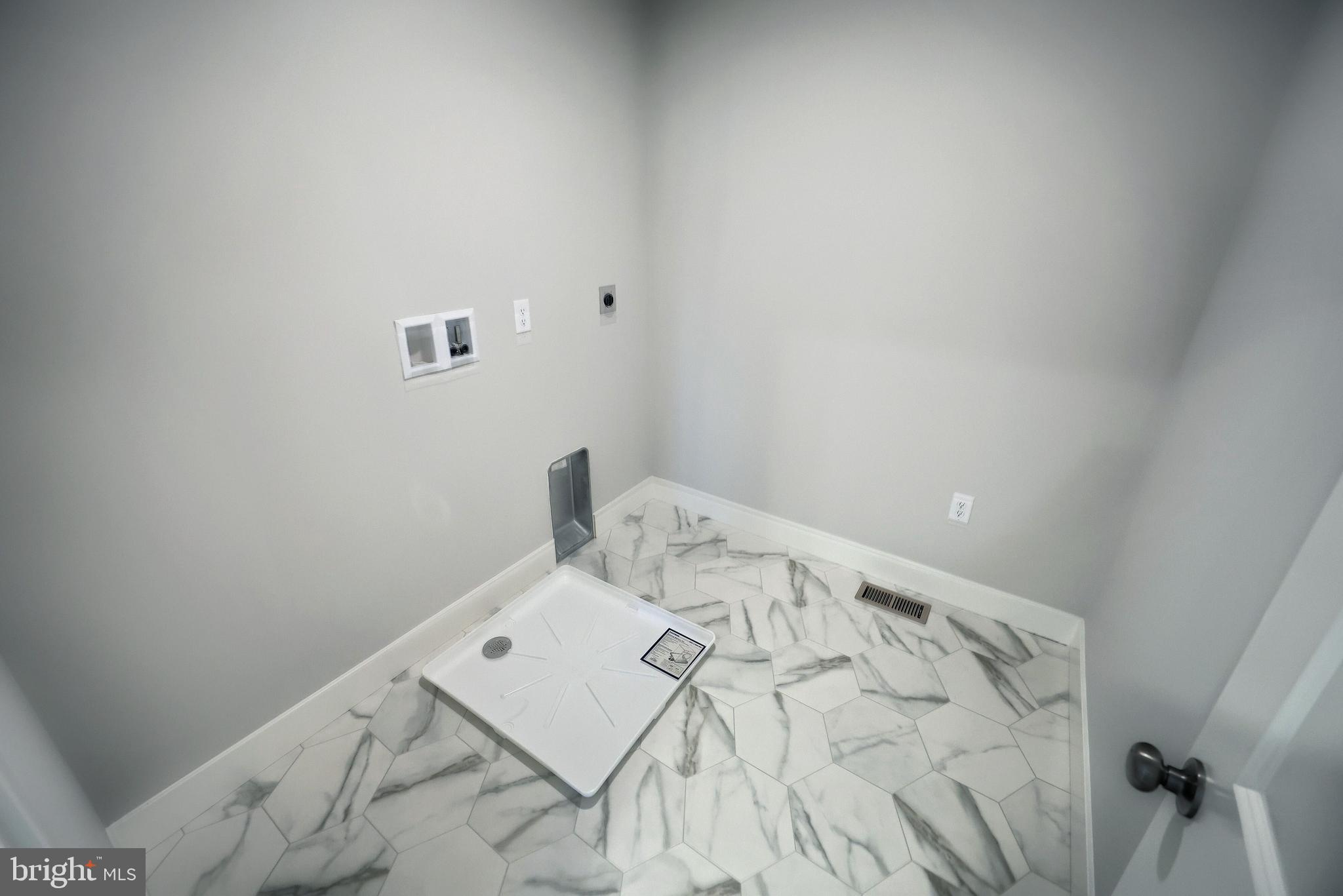 WALTON HILL - Residential