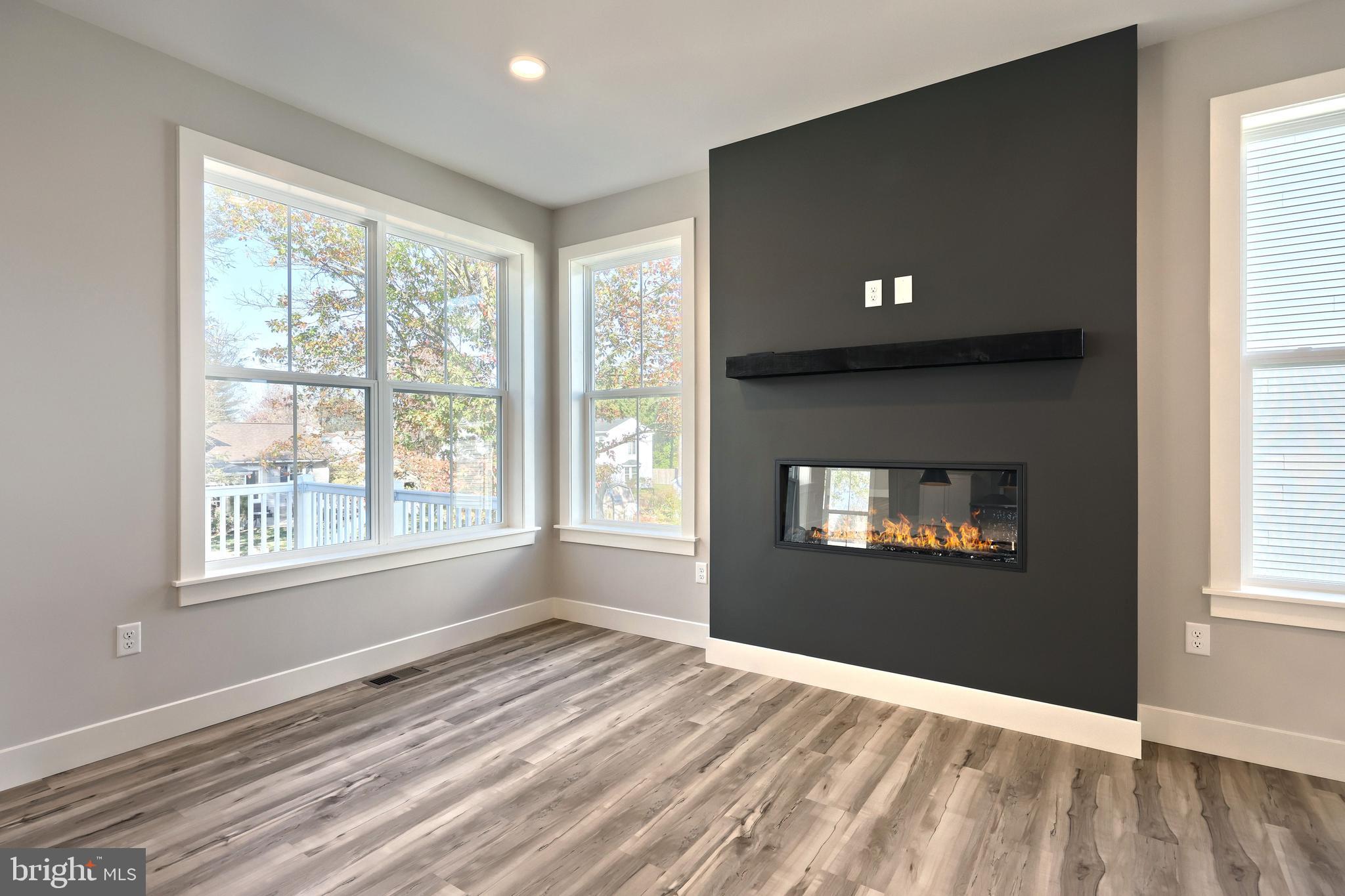 WALTON HILL - Residential