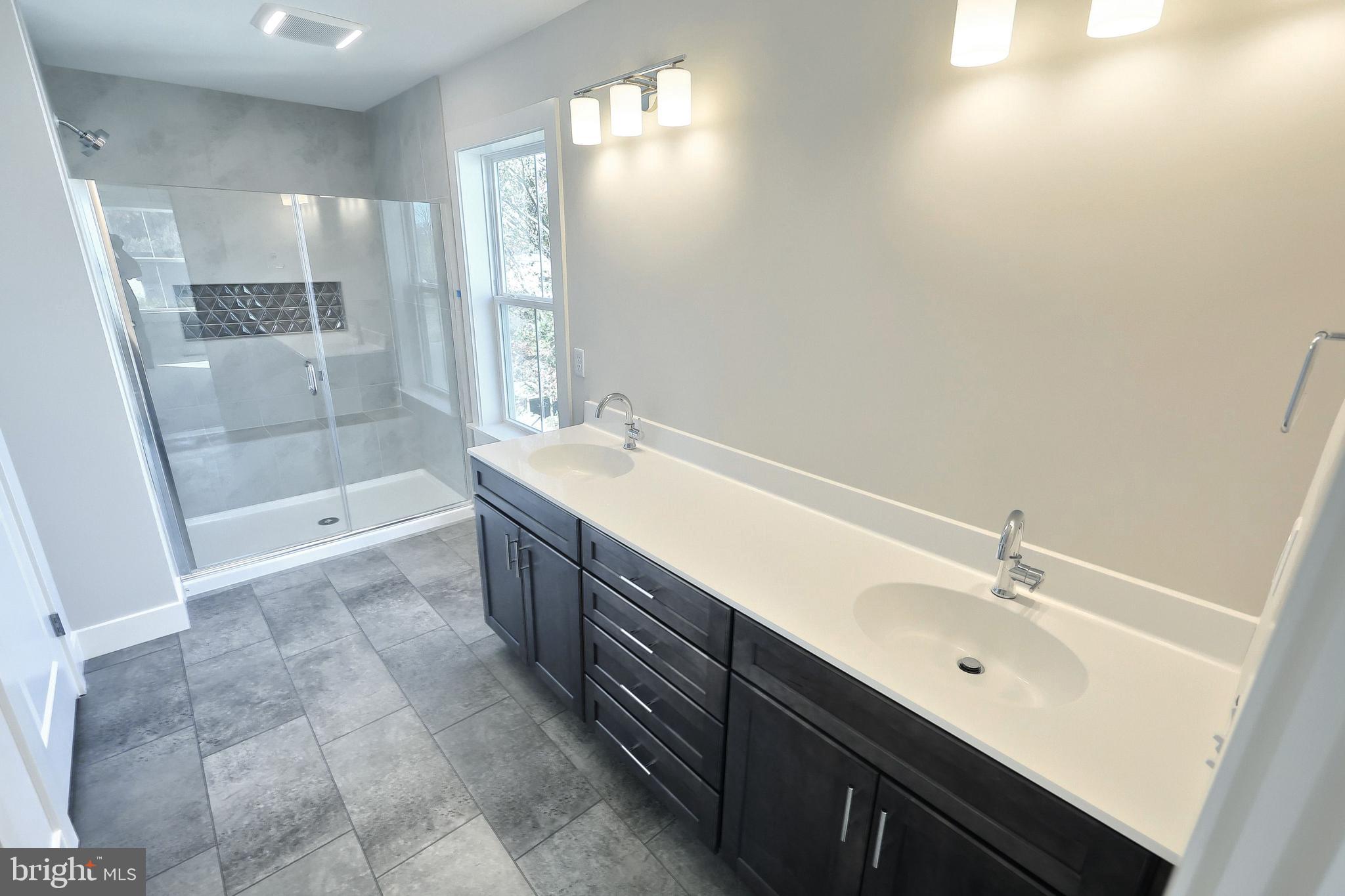 WALTON HILL - Residential