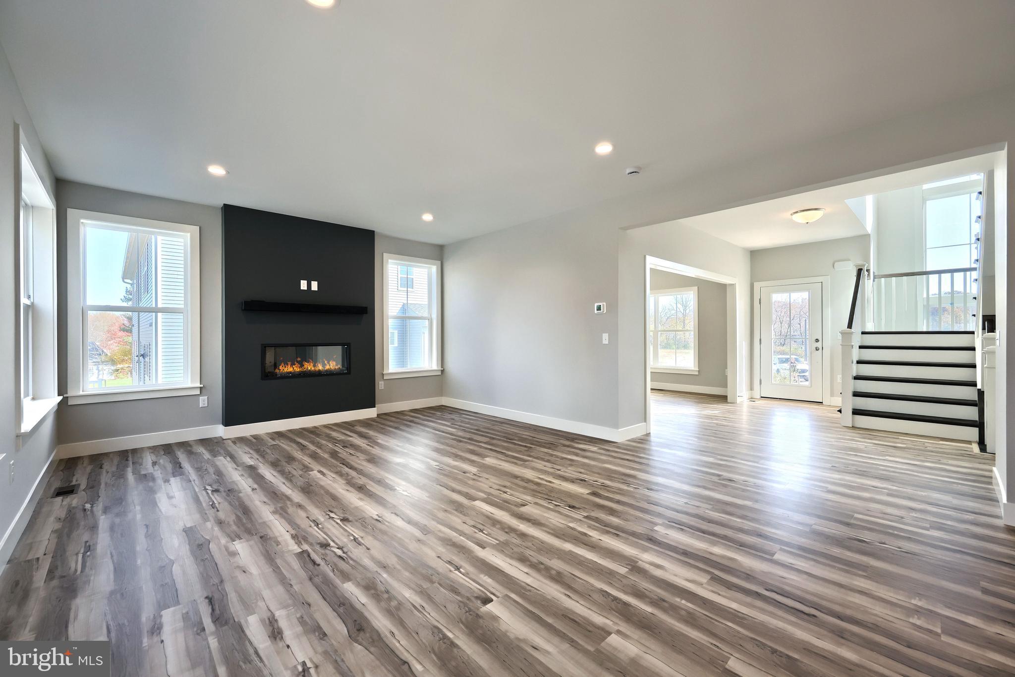 43 VISTA COURT
