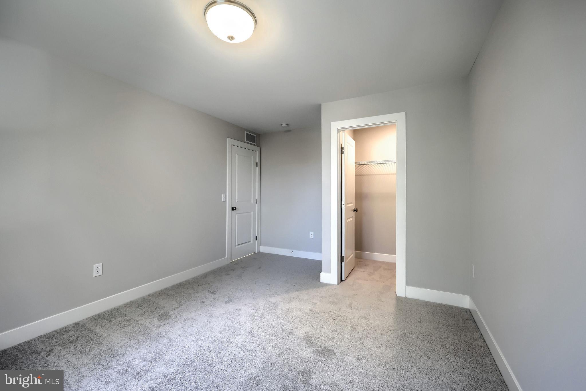 WALTON HILL - Residential