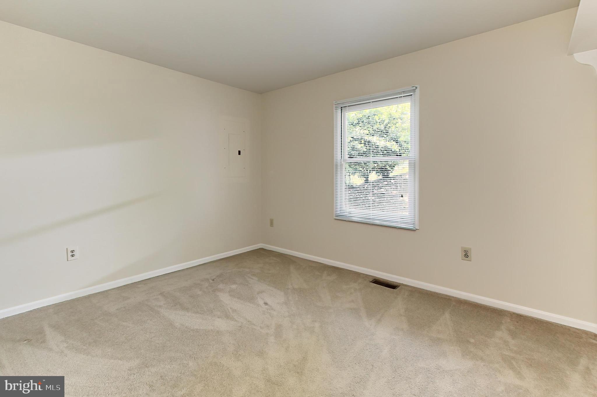 WARREN WOODS - Residential