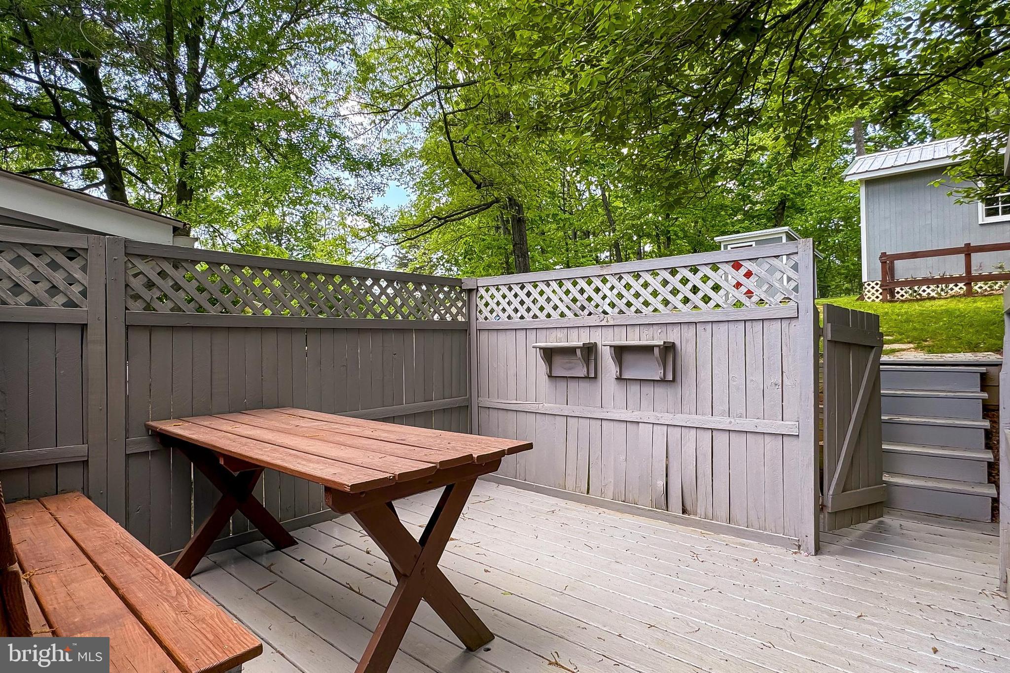 WARREN WOODS - Residential