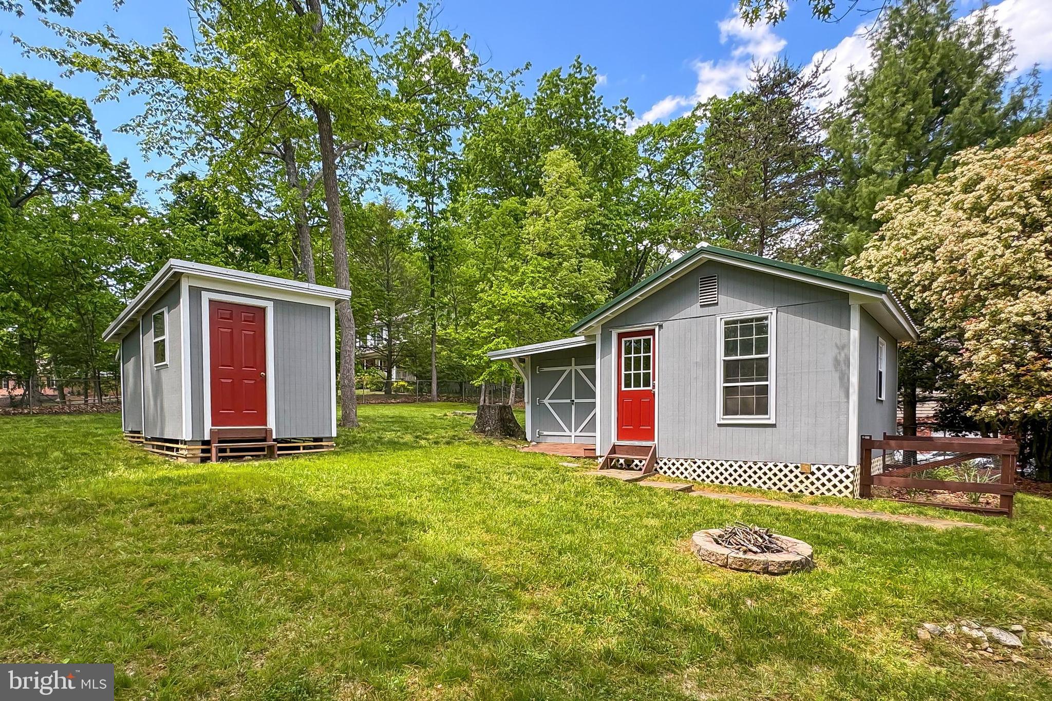 WARREN WOODS - Residential