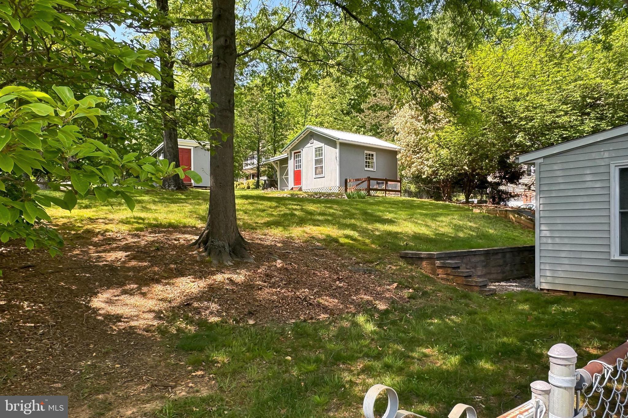 WARREN WOODS - Residential