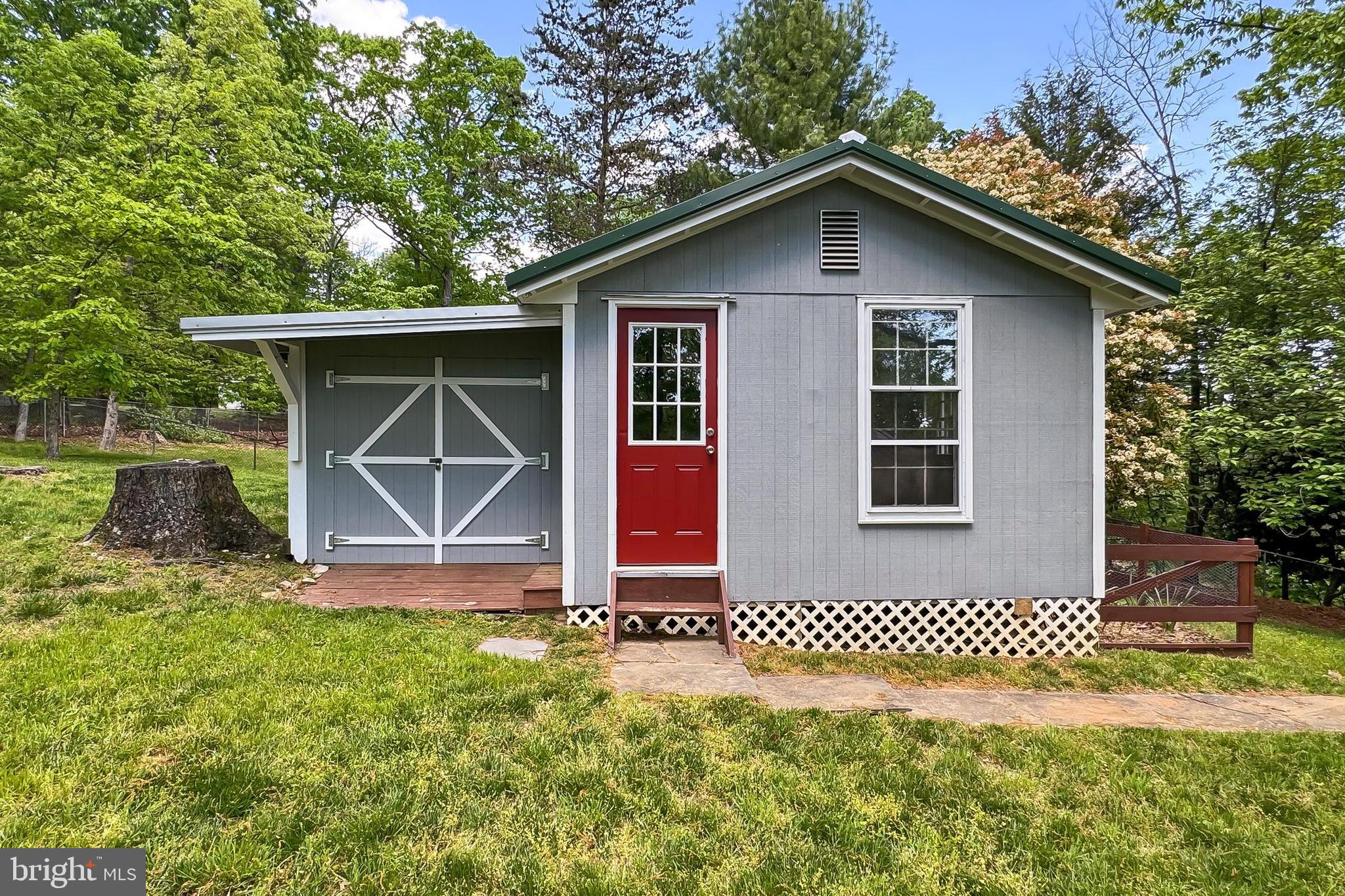 WARREN WOODS - Residential