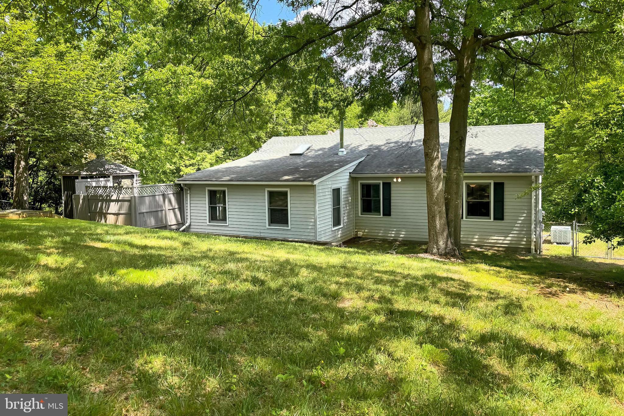 WARREN WOODS - Residential