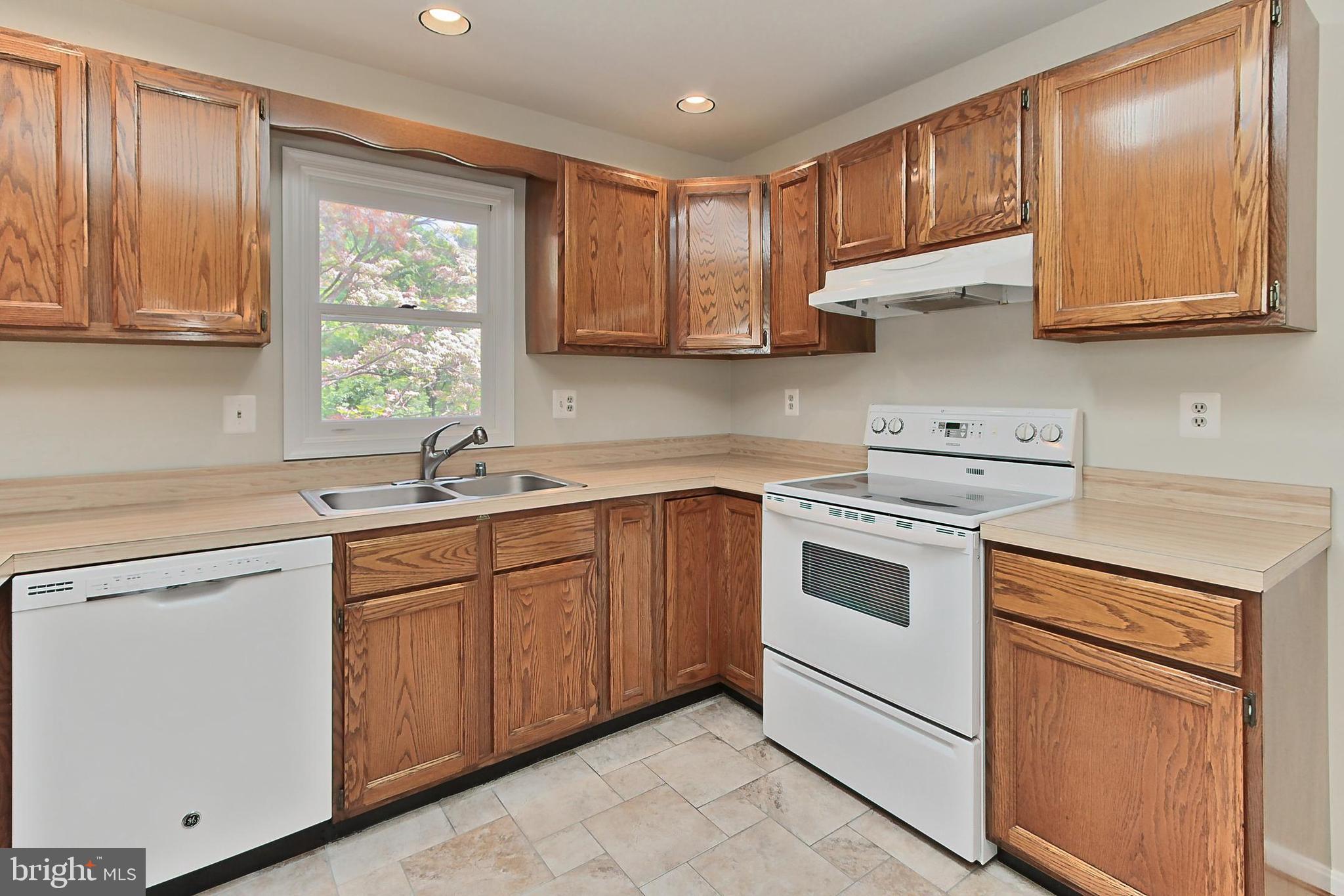 WARREN WOODS - Residential