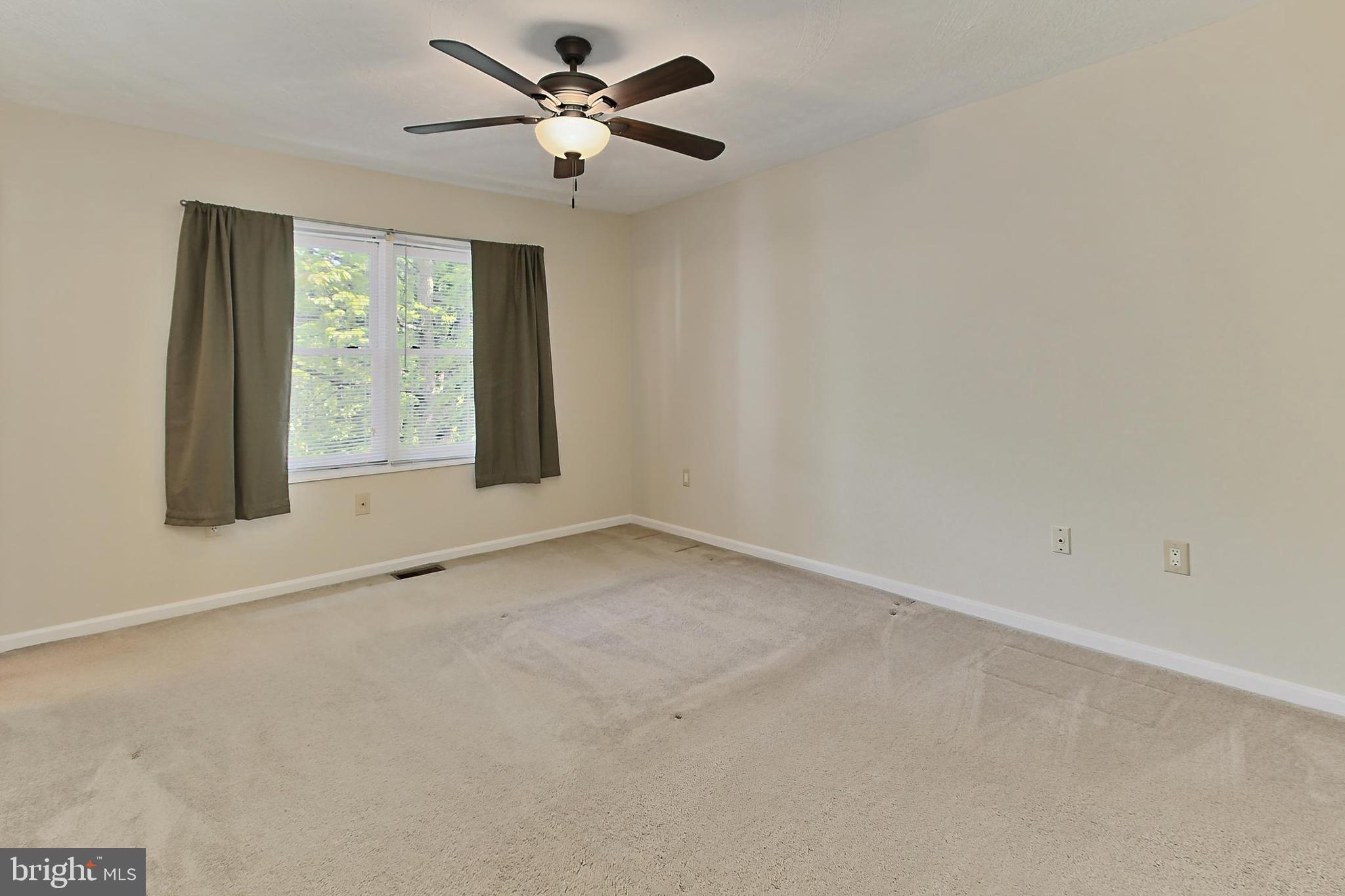 WARREN WOODS - Residential