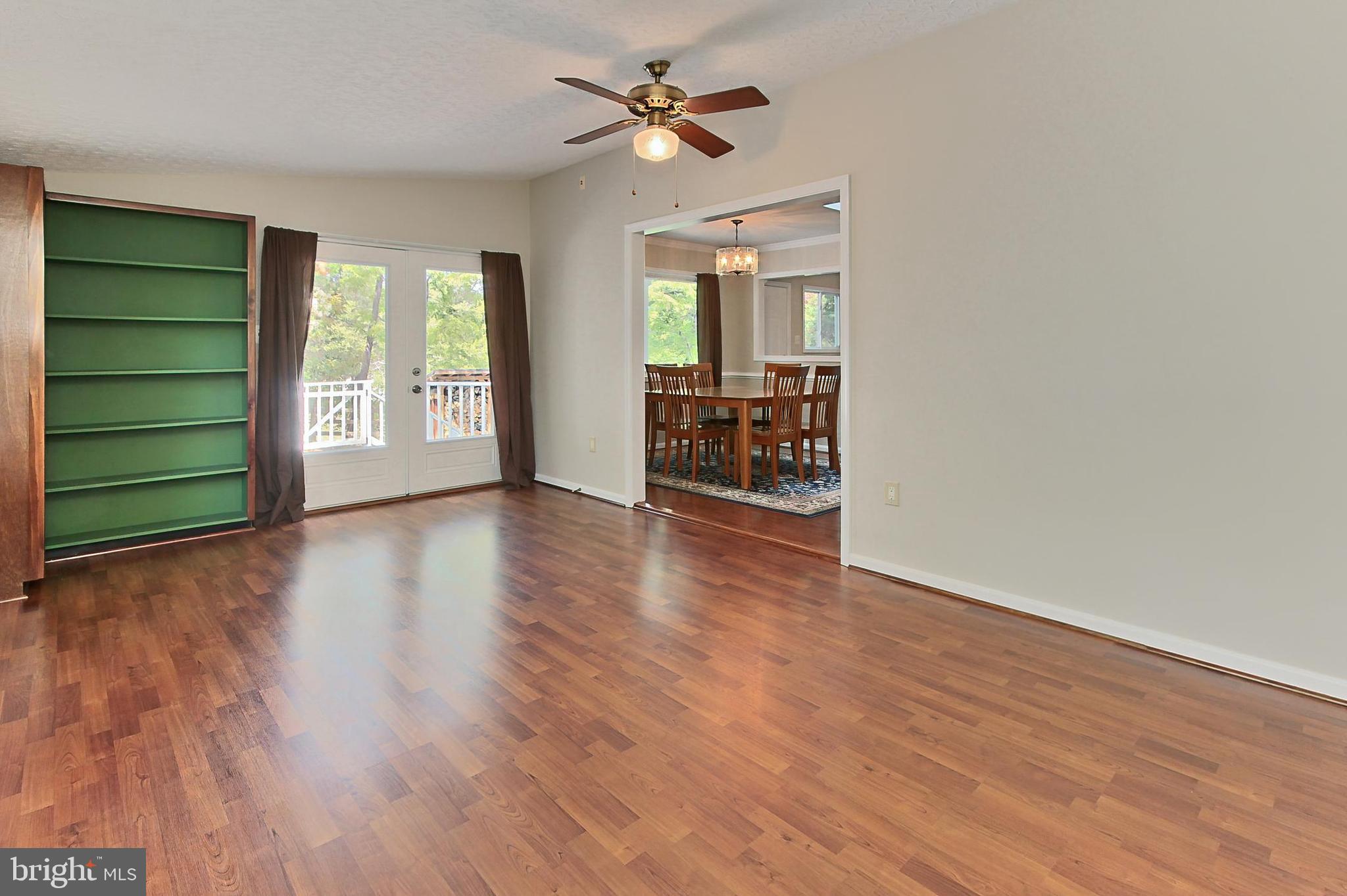 WARREN WOODS - Residential