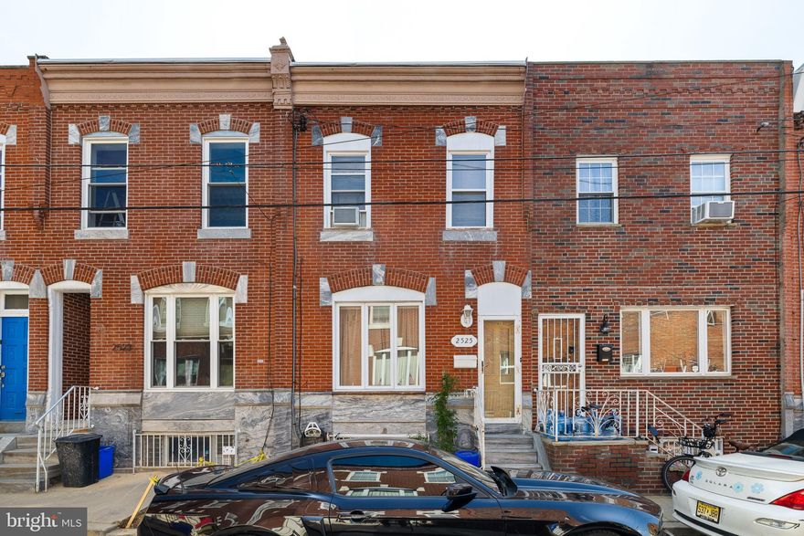 Great starter home or investment opportunity on a quiet block in South Philly. This 3 bed, 1.5 bath property needs cosmetic updates, but can be a great rental home. Open floor plan with large eat in kitchen with a half bath adjacent to the kitchen. The bedrooms are spacious and each has closet space. Schedule your tour today!