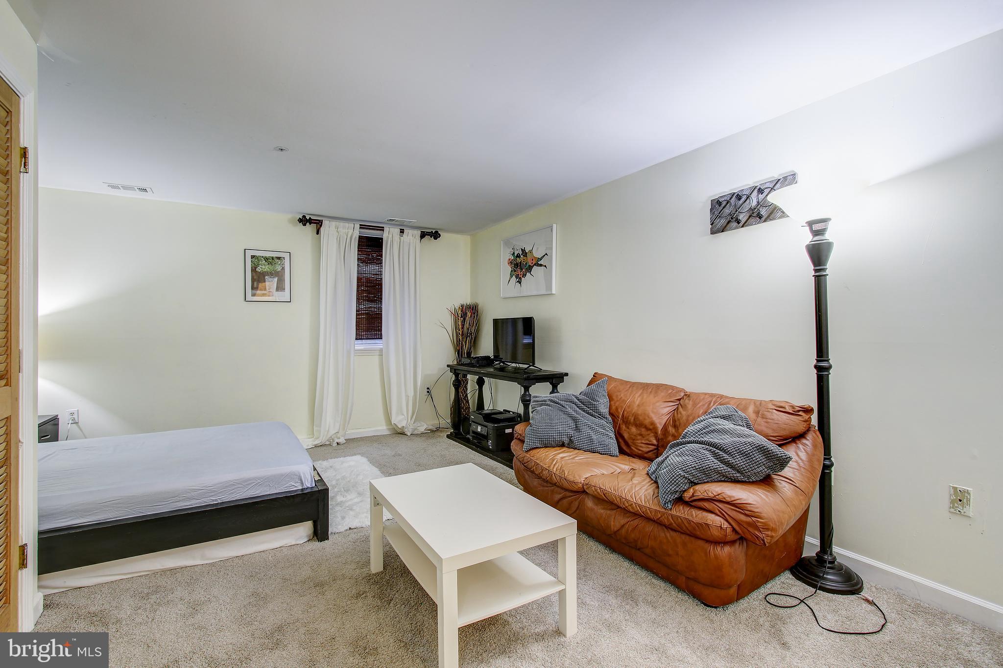 RUSSETT - Residential