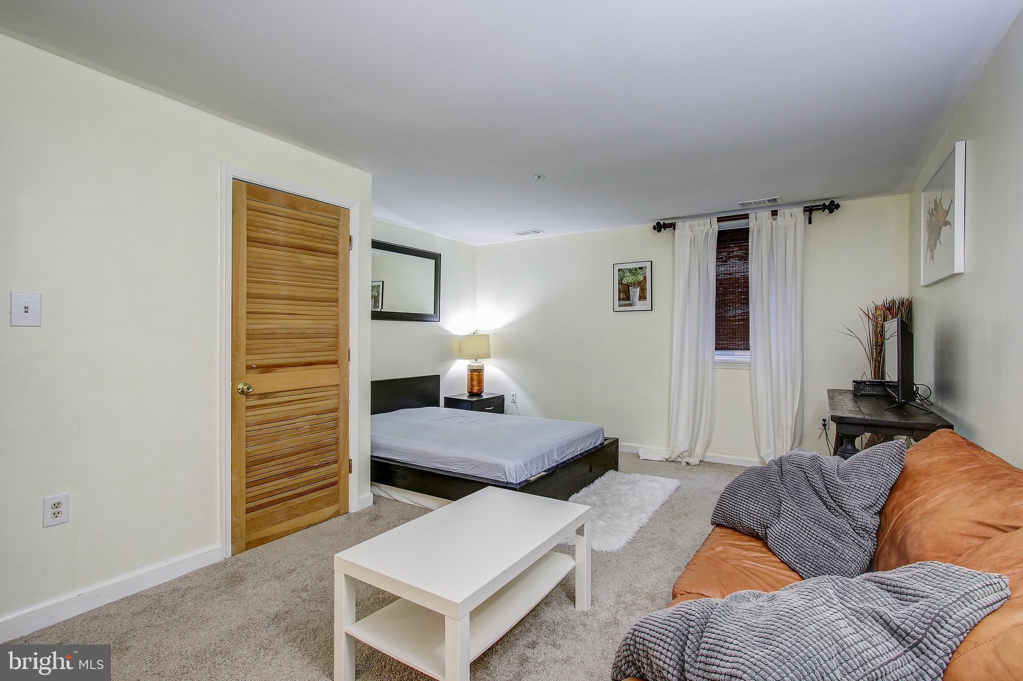 RUSSETT - Residential