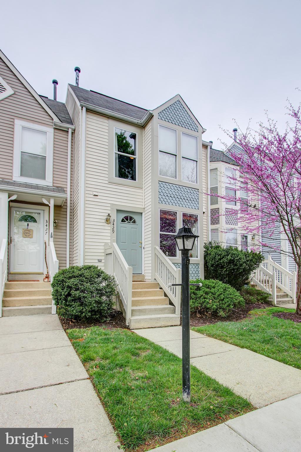 RUSSETT - Residential