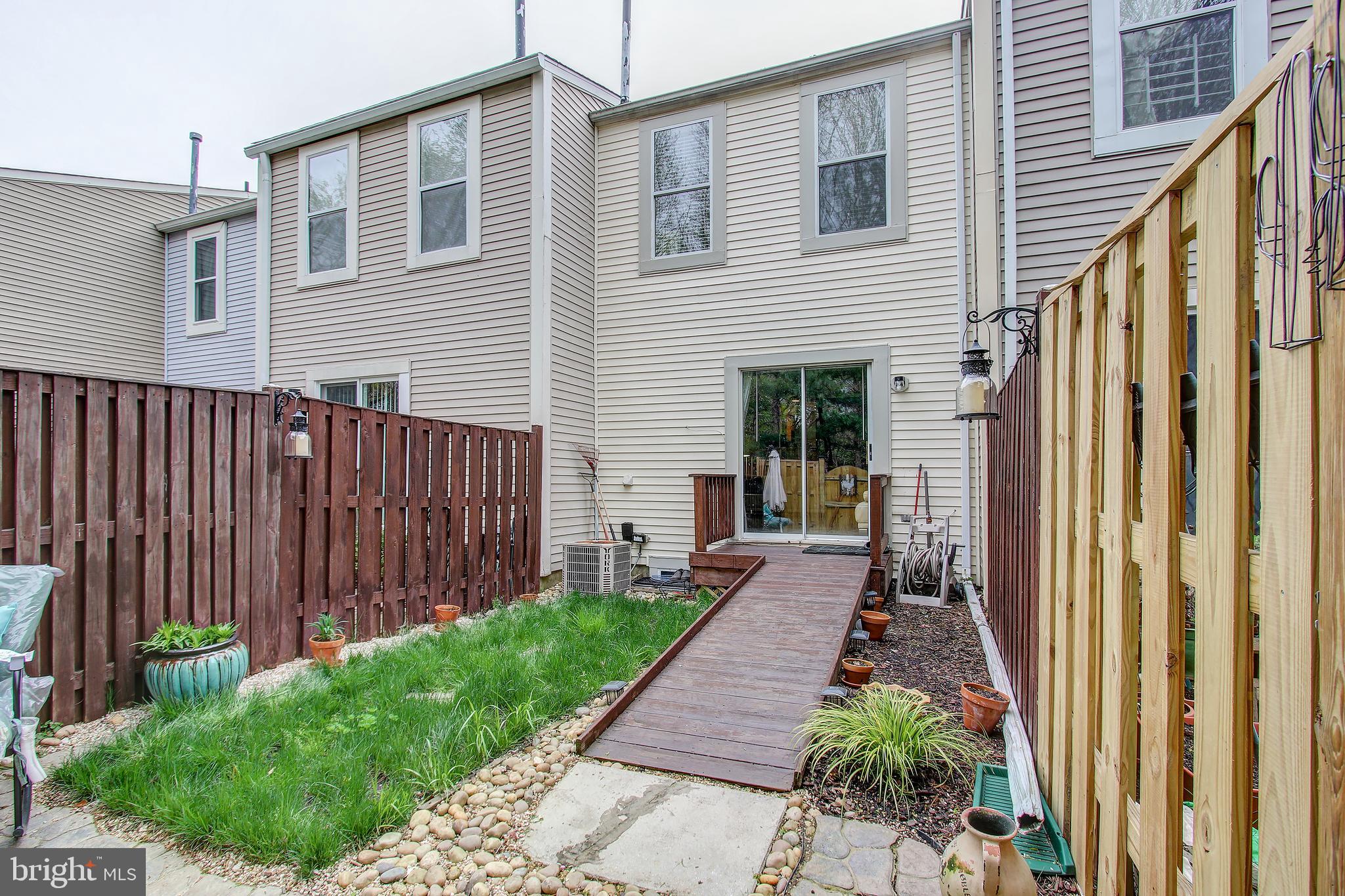 RUSSETT - Residential