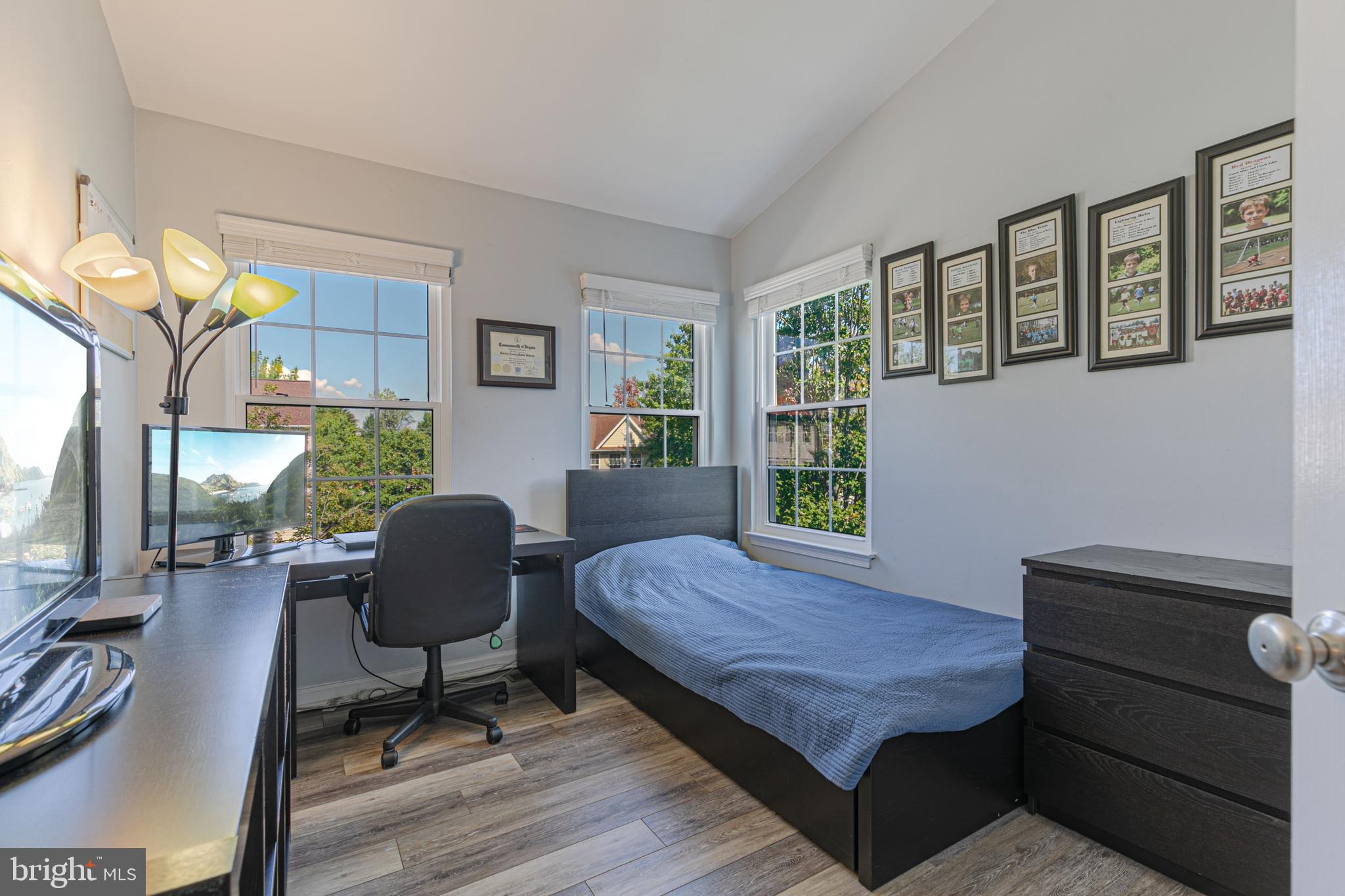 LEE OVERLOOK - Residential