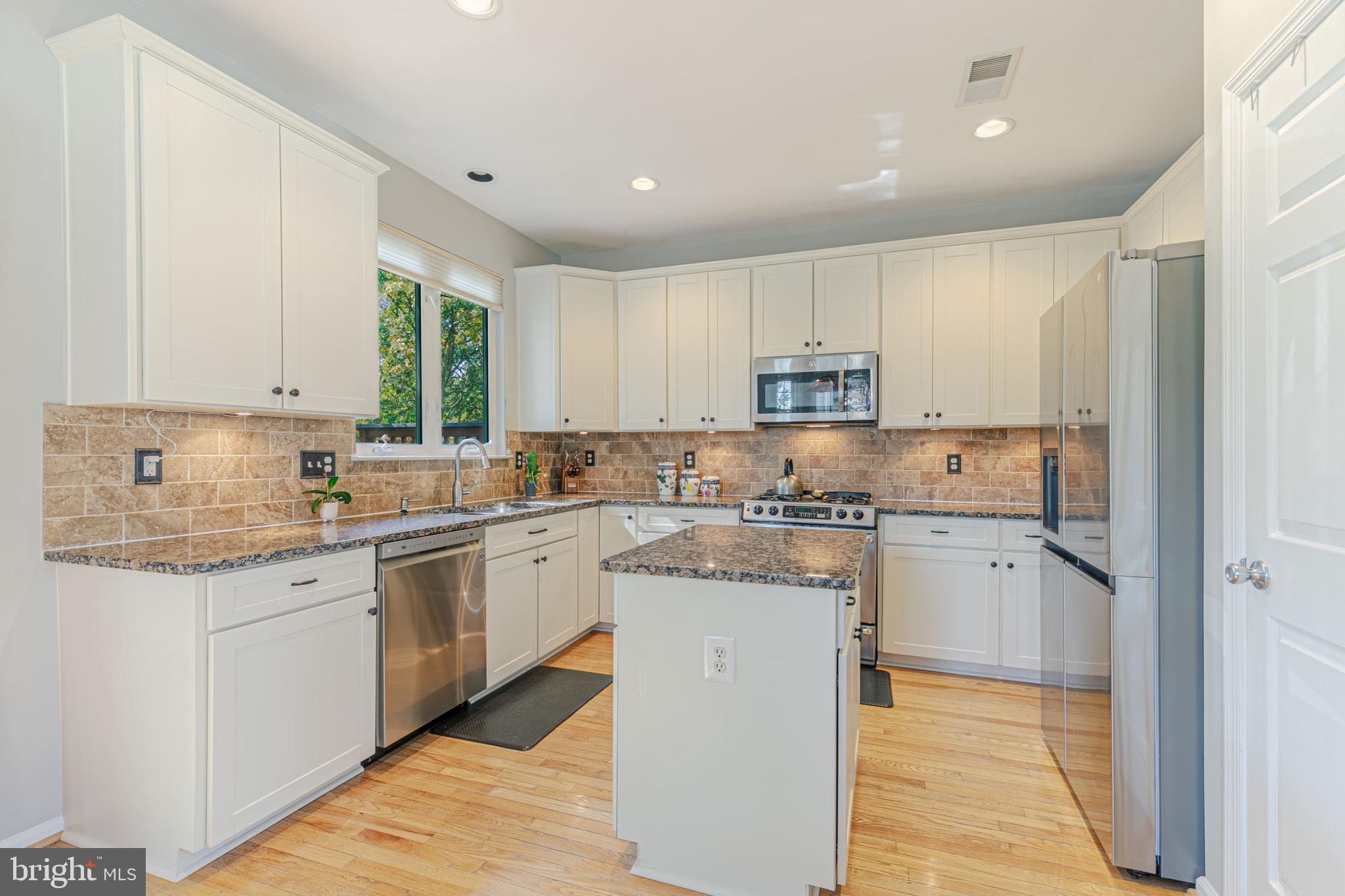 LEE OVERLOOK - Residential