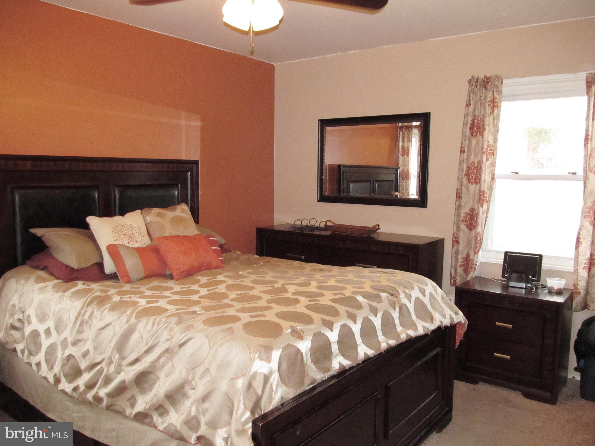 SOUTH LAWN - Residential