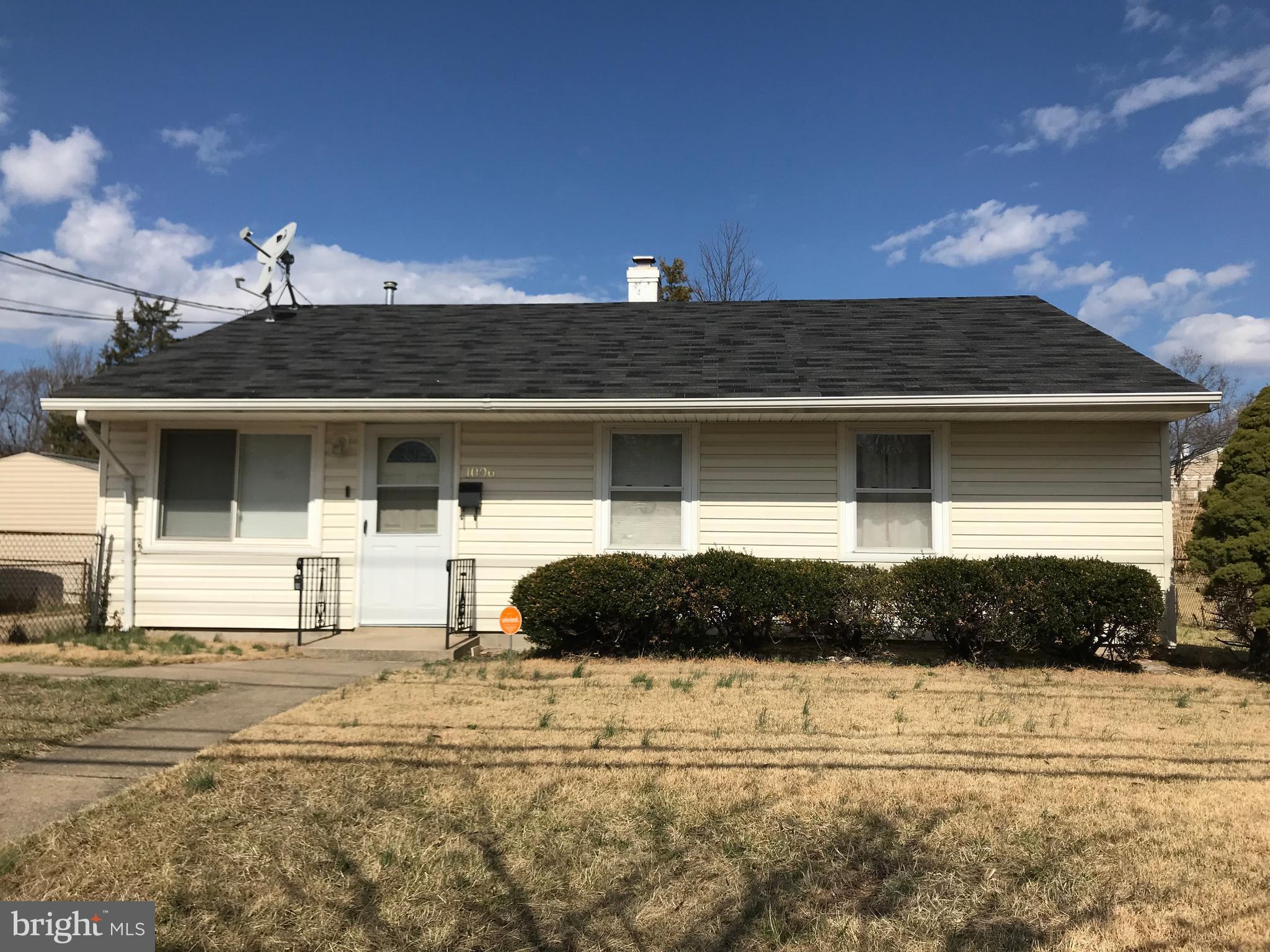 SOUTH LAWN - Residential