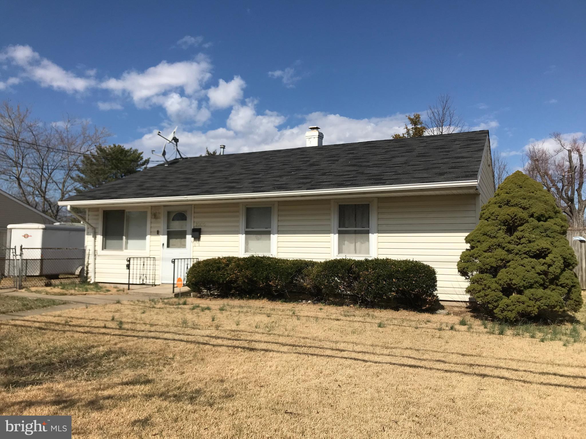 SOUTH LAWN - Residential