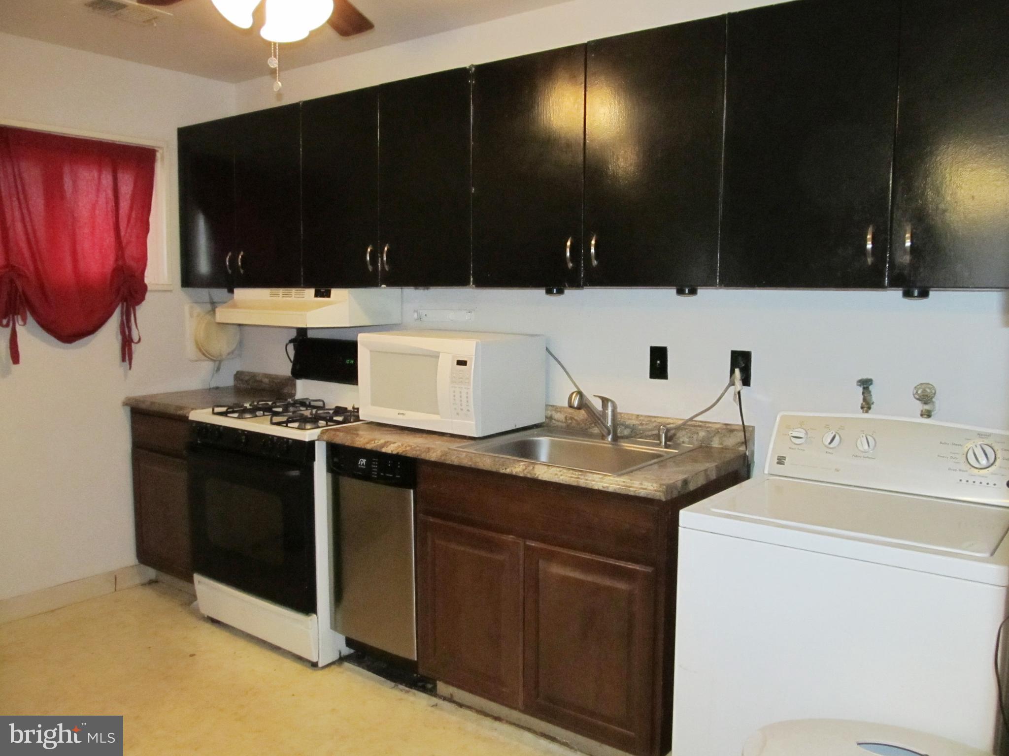 SOUTH LAWN - Residential