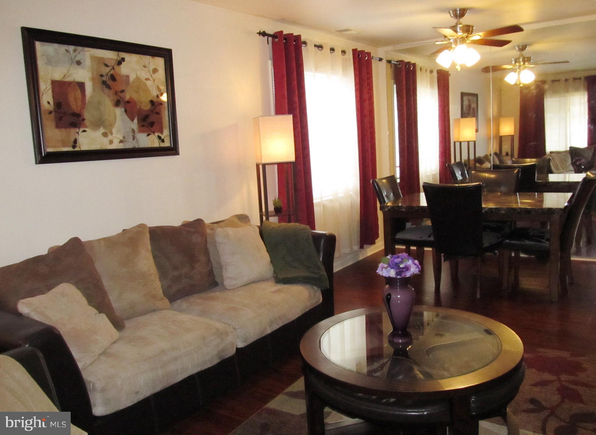 SOUTH LAWN - Residential