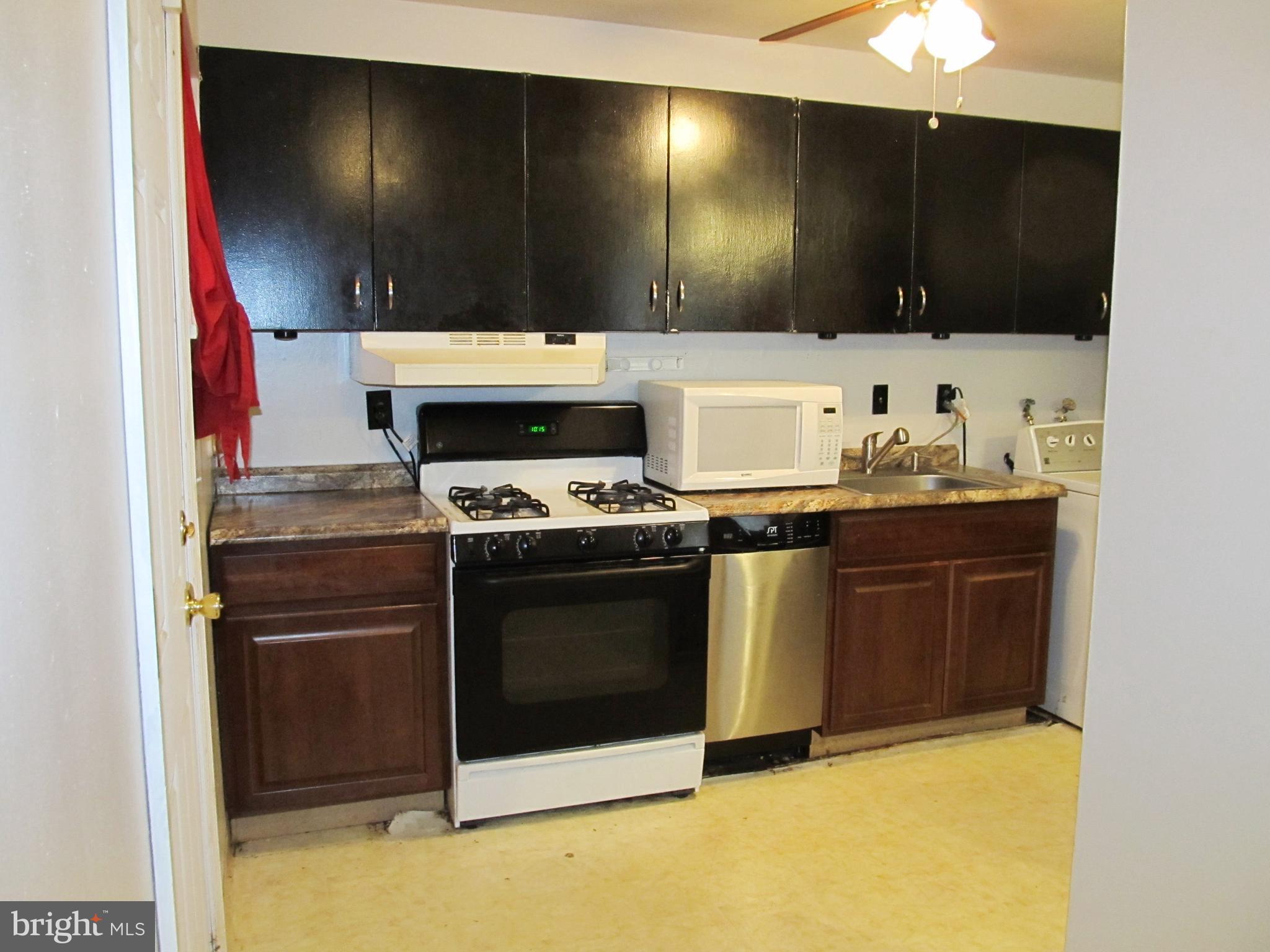 SOUTH LAWN - Residential