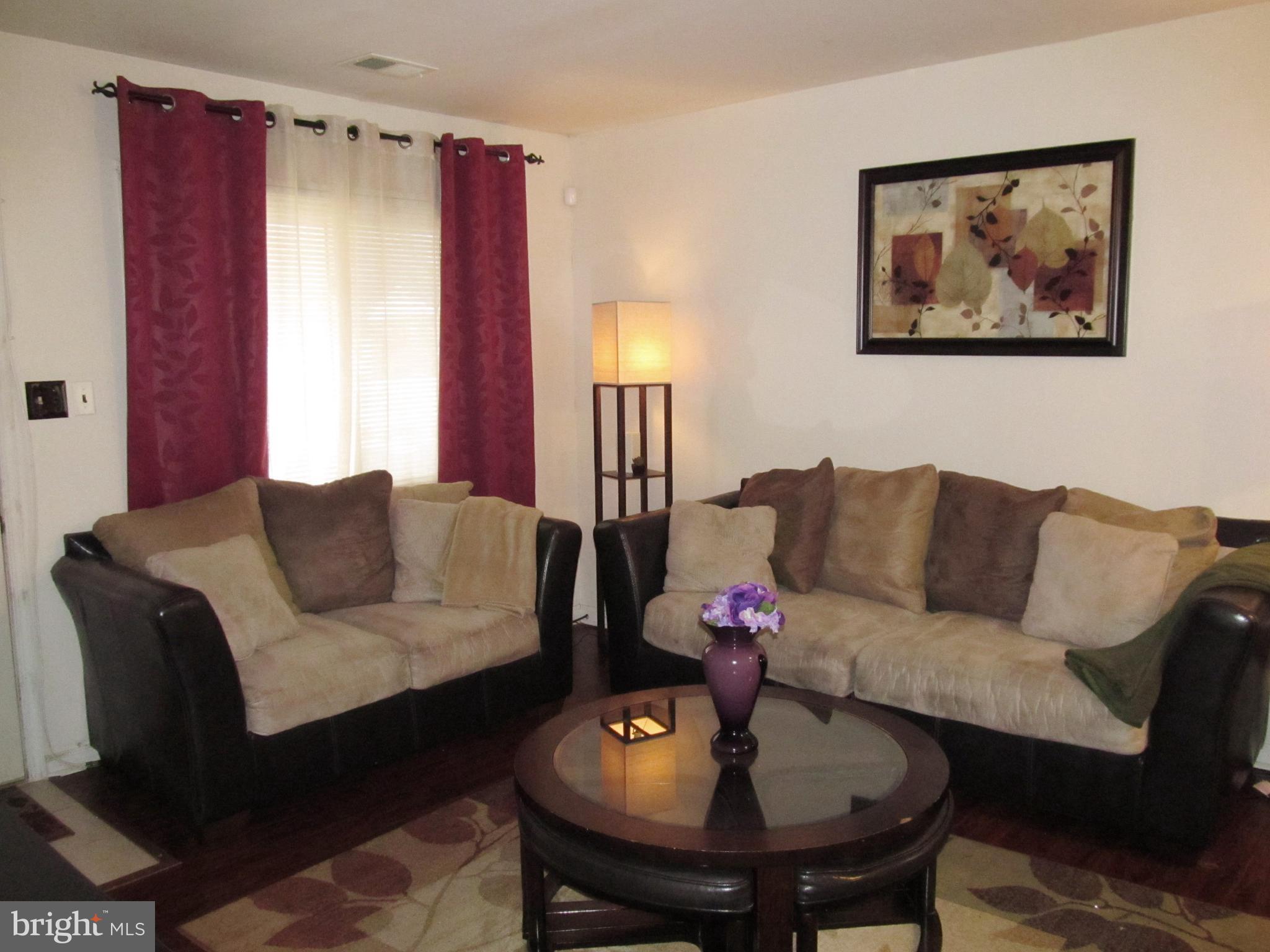 SOUTH LAWN - Residential